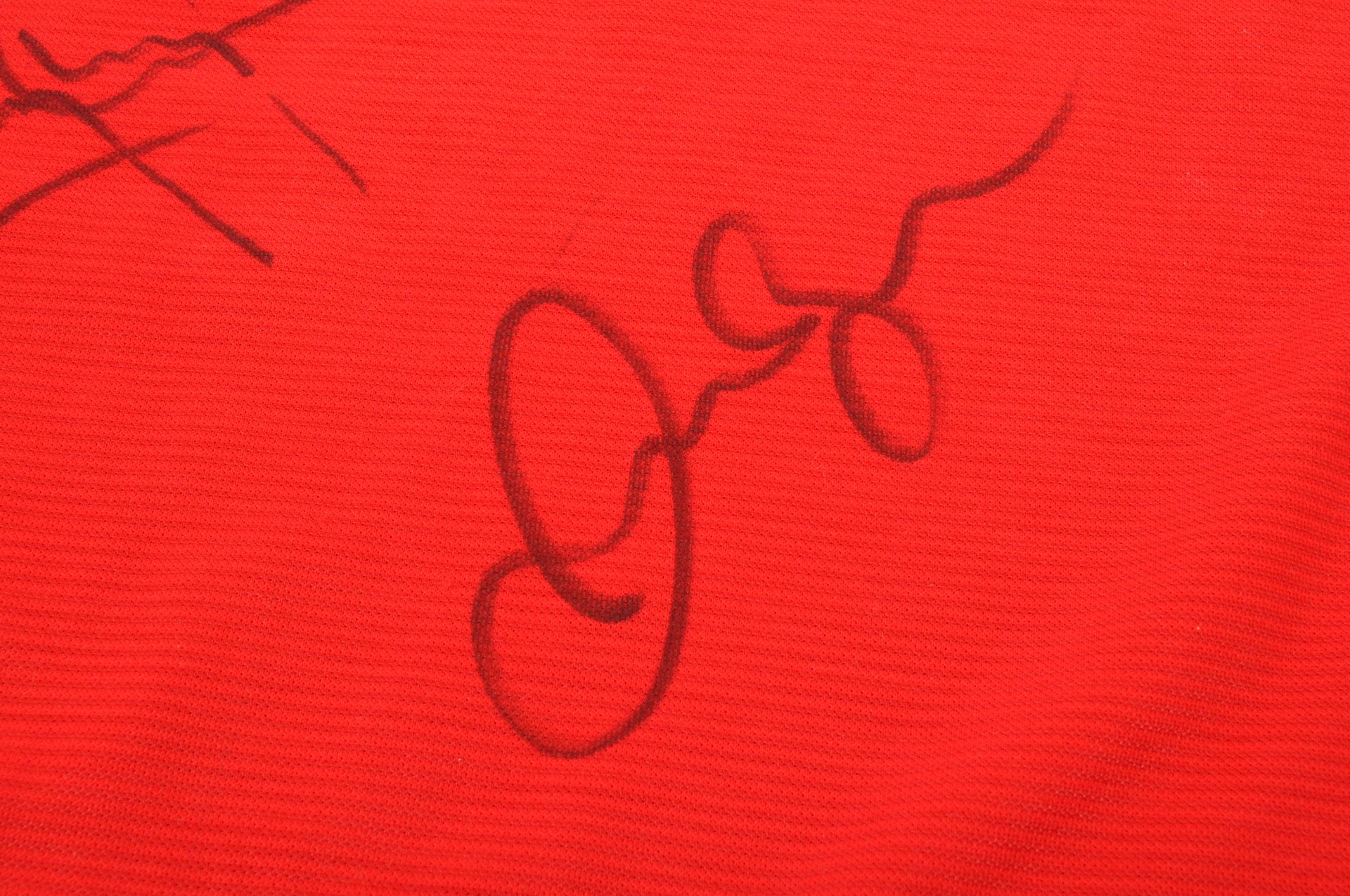 MANCHESTER UNITED SIGNED FOOTBALL SHIRT - BECKHAM & GIGGS - Image 5 of 7