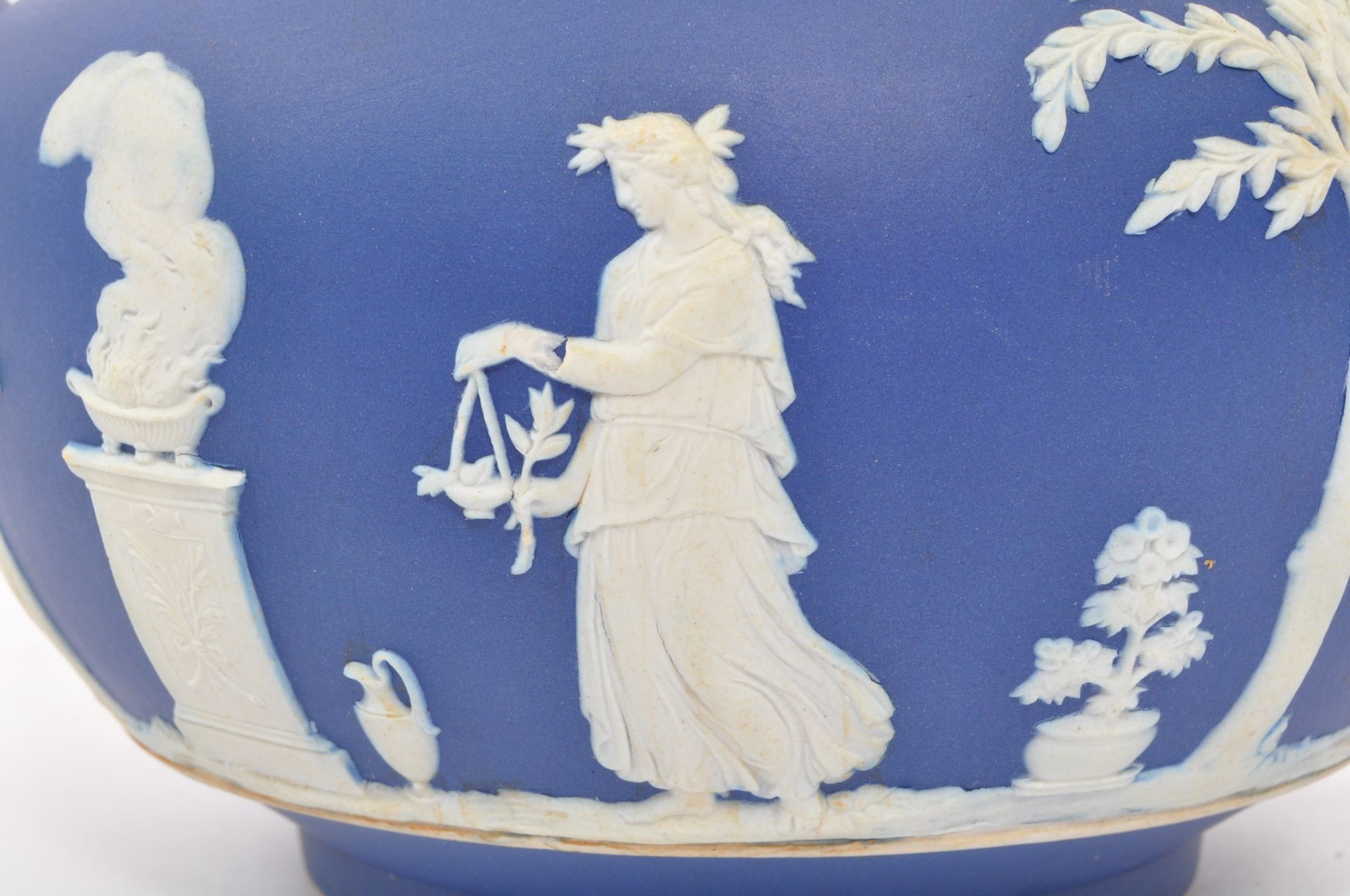 19TH CENTURY WEDGWOOD JASPERWARE PORTLAND BLUE TEAPOT - Image 6 of 6