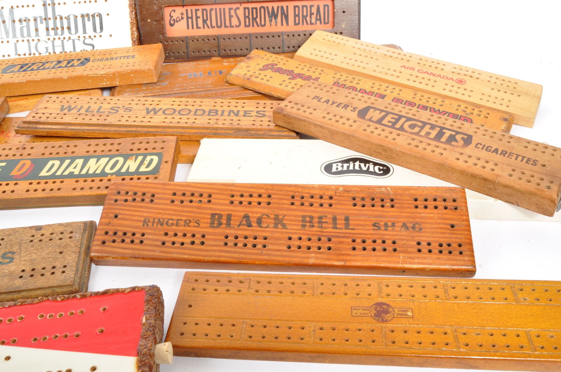 LARGE COLLECTION OF MID TO LATE 20TH CENTURY CRIBBAGE BOARDS - Image 2 of 7