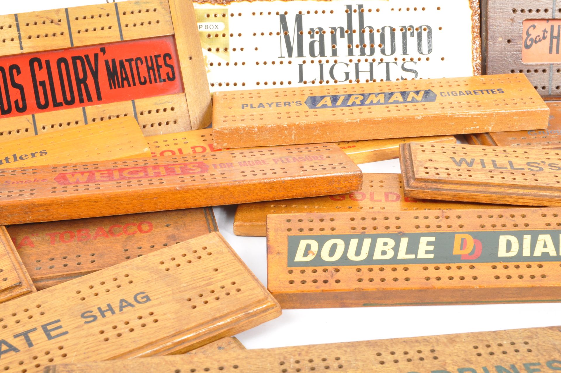 LARGE COLLECTION OF MID TO LATE 20TH CENTURY CRIBBAGE BOARDS - Image 7 of 7