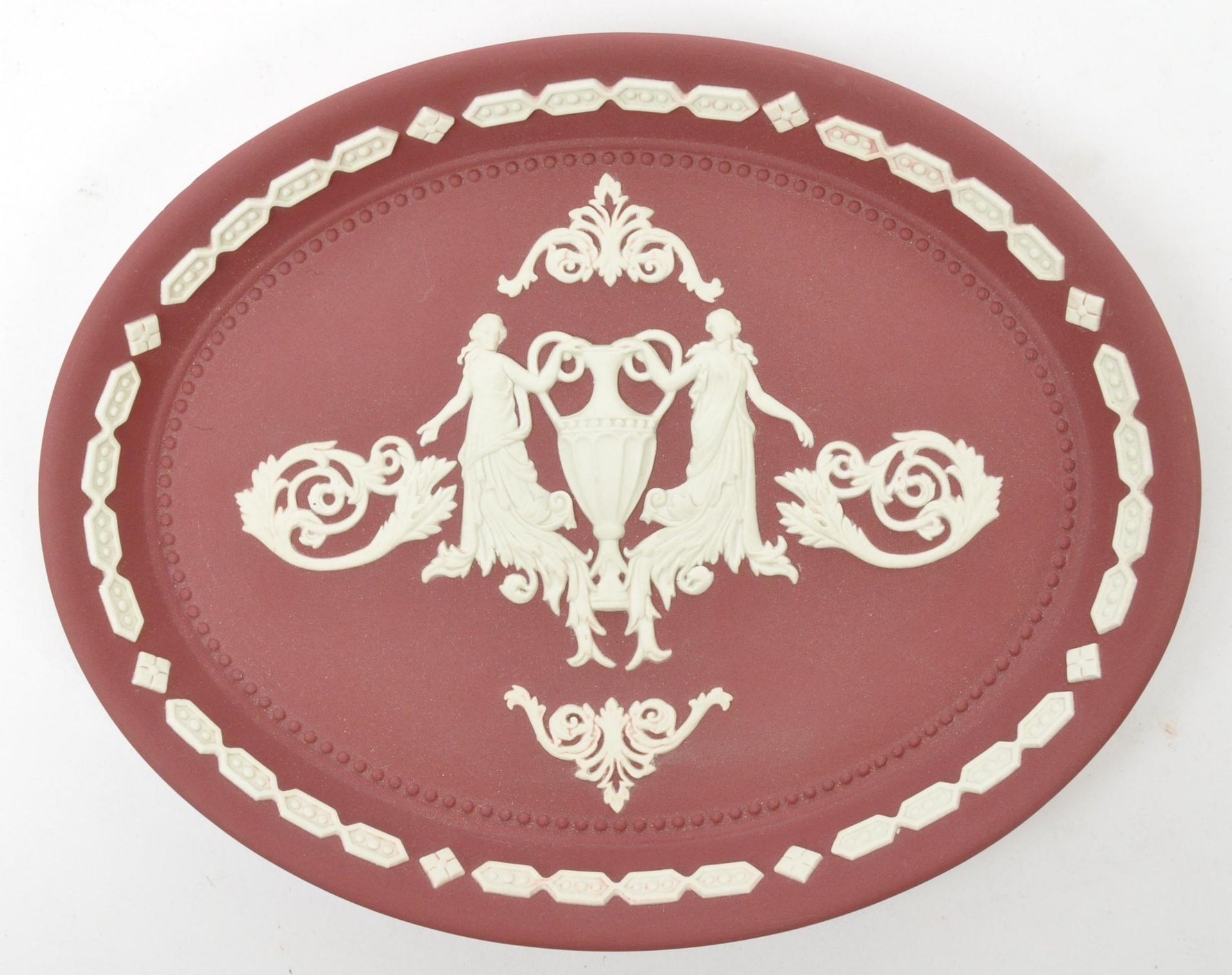 TWO PIECES WEDGWOOD CRIMSON JASPERWARE DISHES - Image 2 of 7