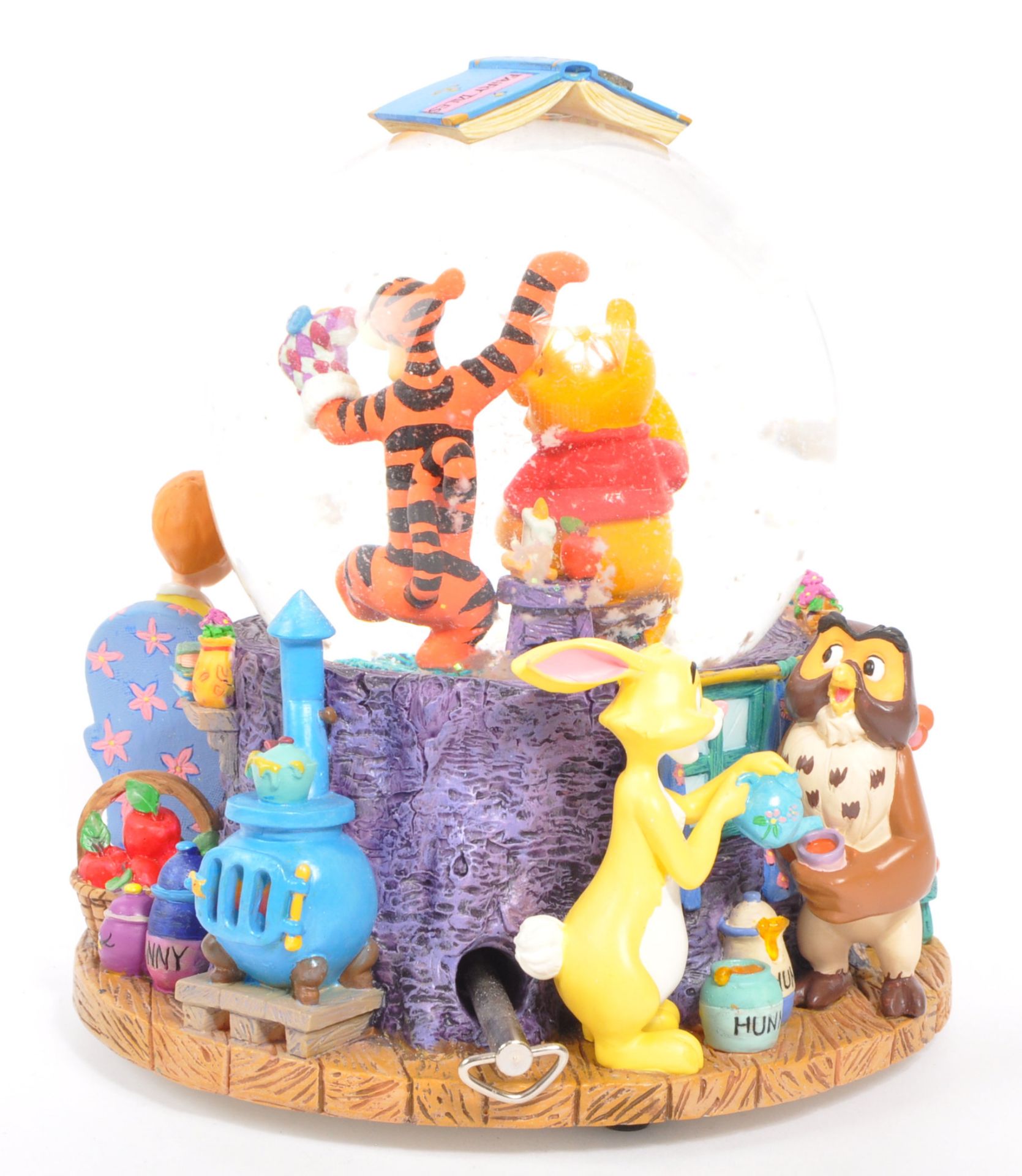 POOH DISNEY MUSICAL SNOW GLOBE & POOH PARTY WALL PLAQUE - Image 3 of 9