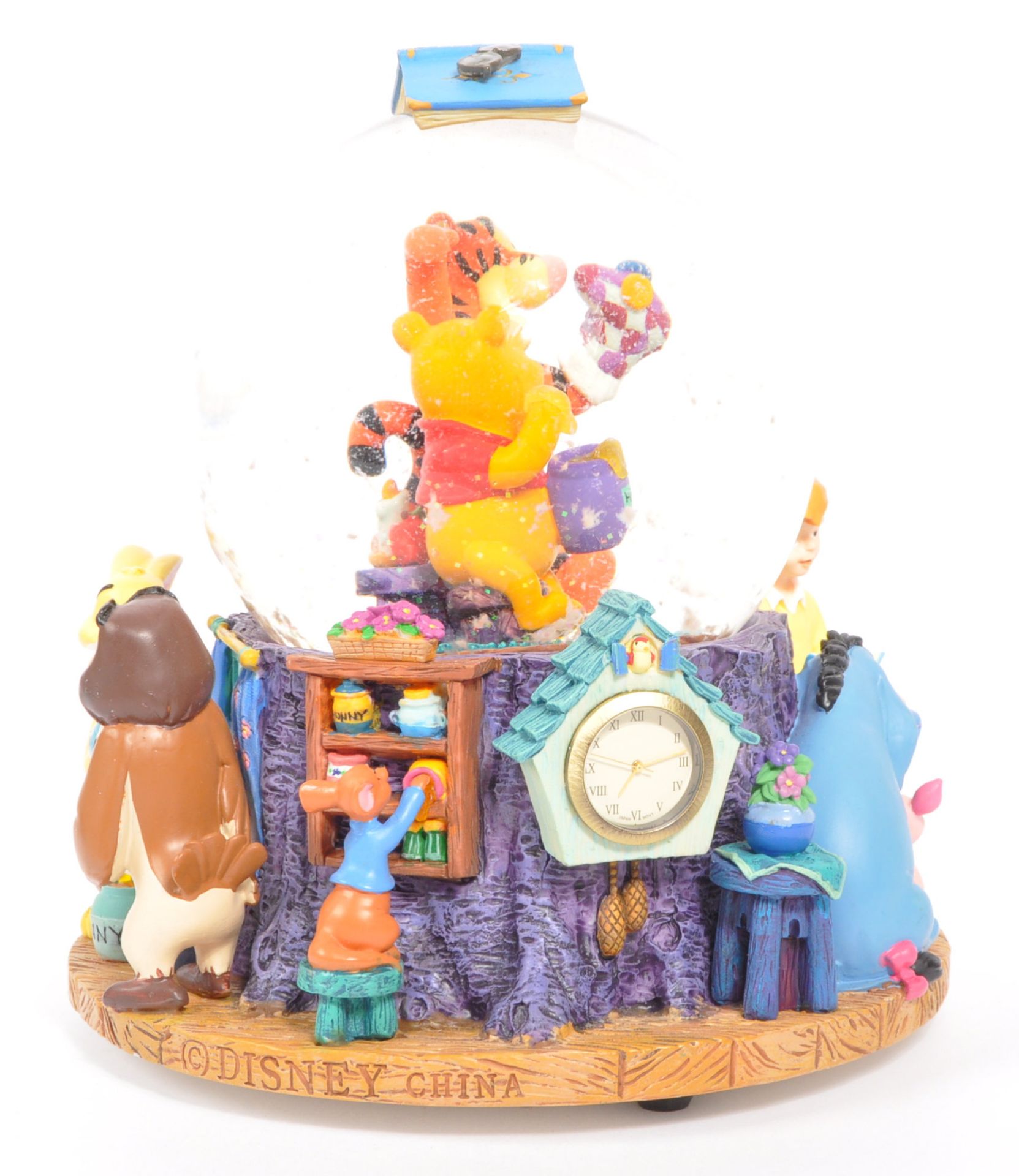 POOH DISNEY MUSICAL SNOW GLOBE & POOH PARTY WALL PLAQUE - Image 4 of 9