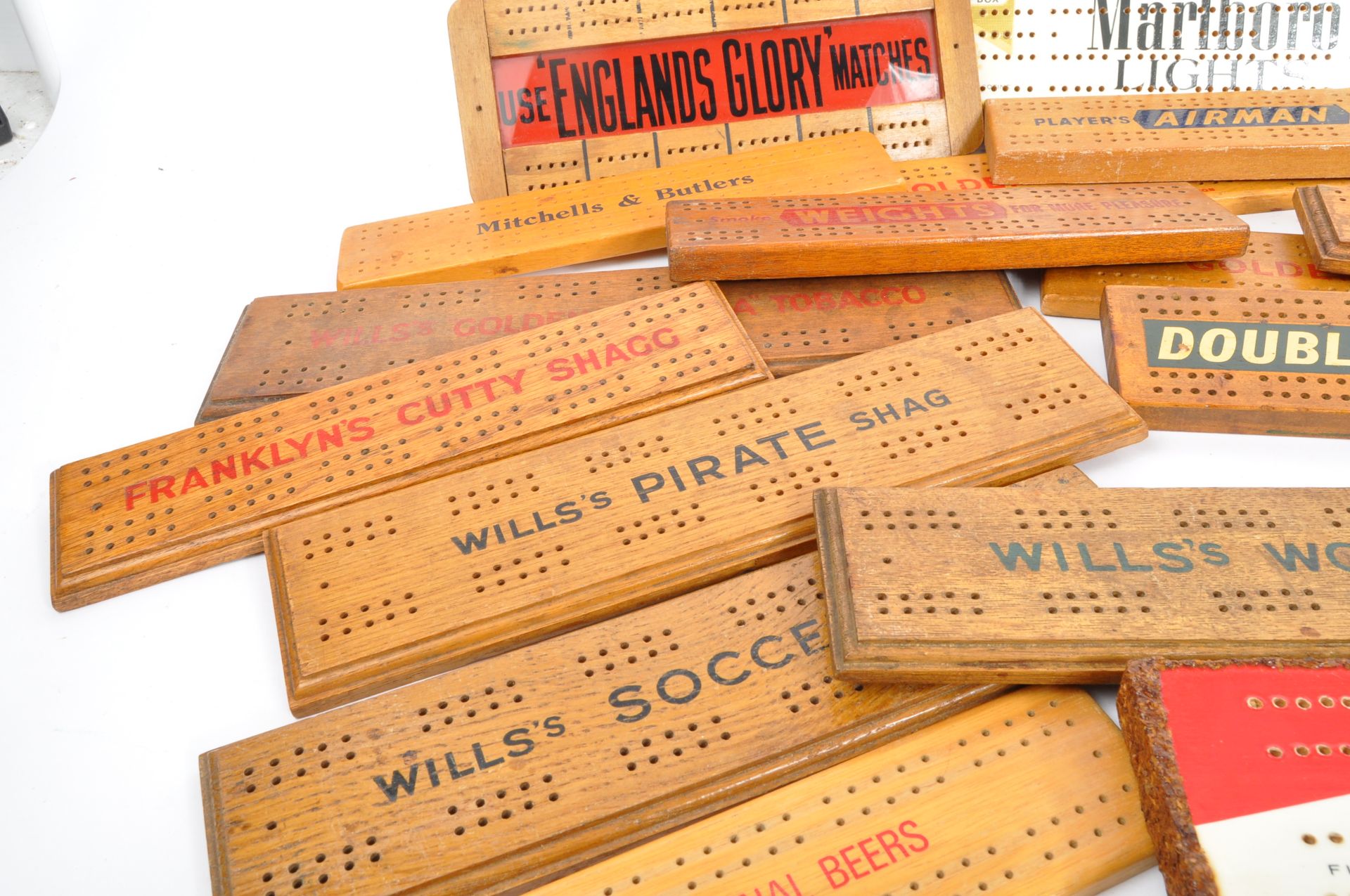 LARGE COLLECTION OF MID TO LATE 20TH CENTURY CRIBBAGE BOARDS - Image 5 of 7