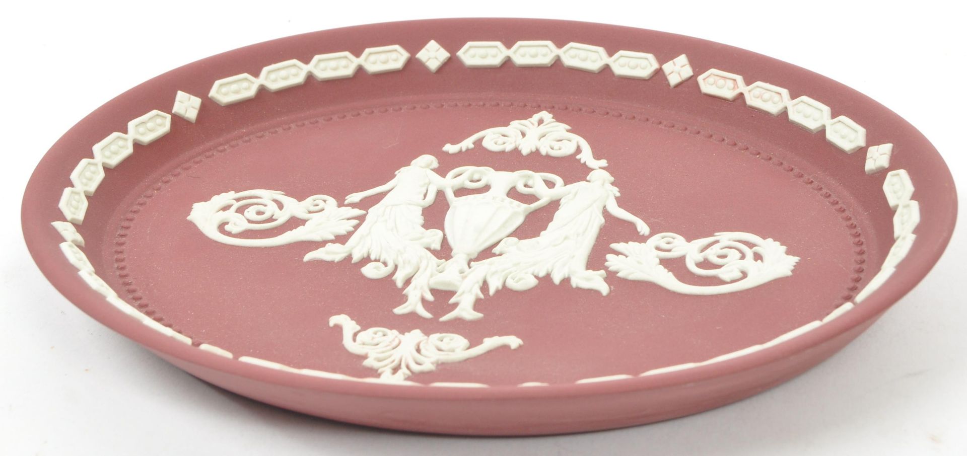 TWO PIECES WEDGWOOD CRIMSON JASPERWARE DISHES - Image 4 of 7
