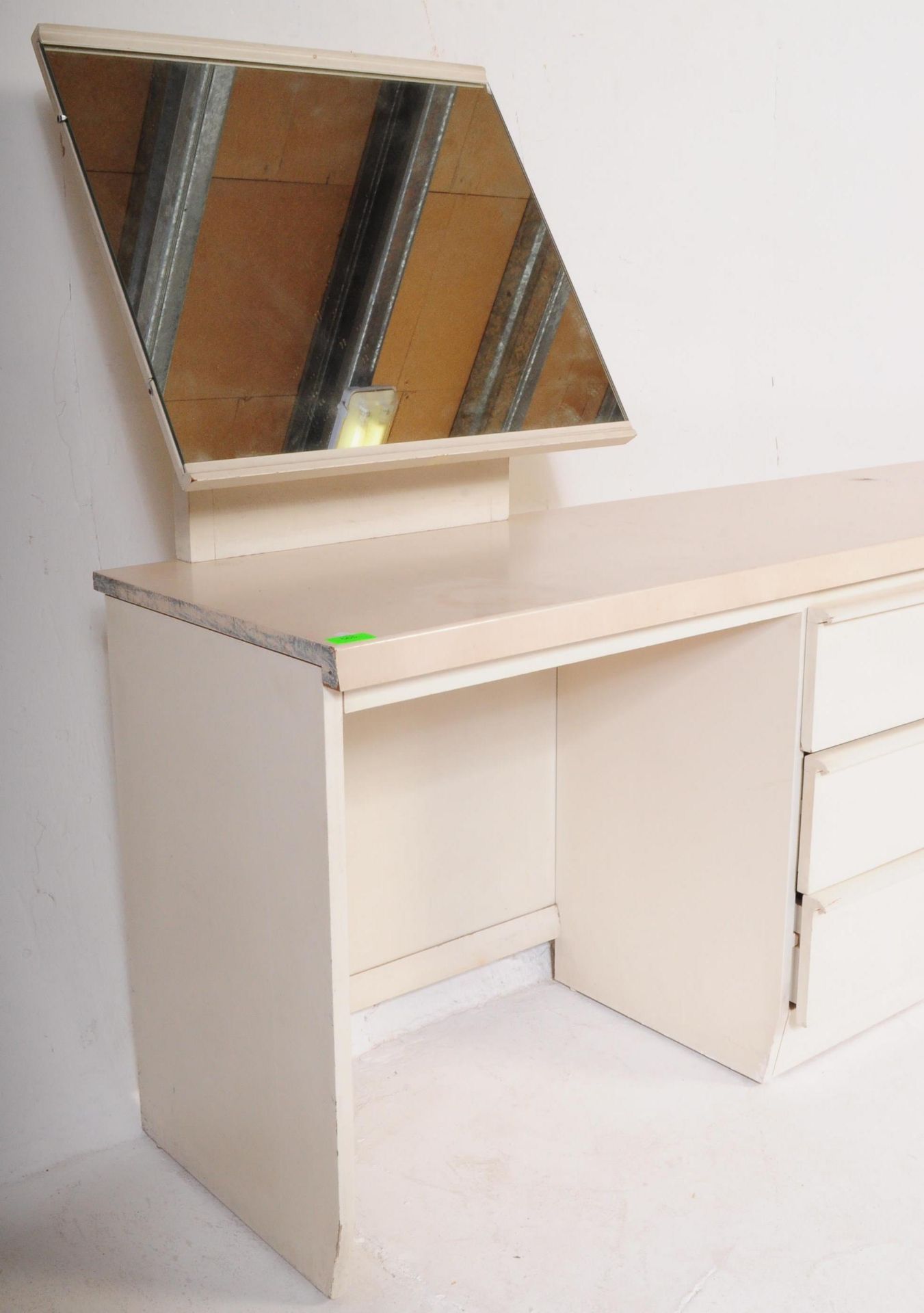 RETRO MID CENTURY WHITE DRESSING TABLE / DRESSING CHEST - Image 3 of 4