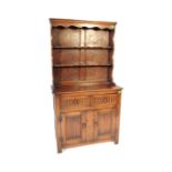 JAYCEE / OLD CHARM MANNER SOLID OAK DRESSER