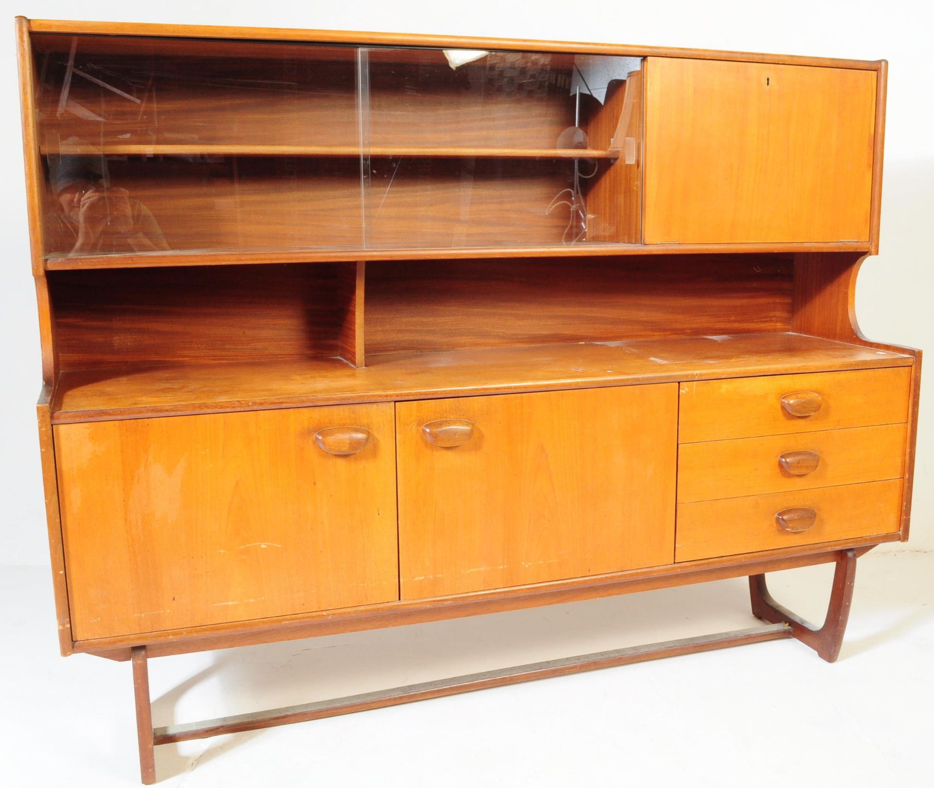 RETRO VINTAGE MID CENTURY HIGHBOARD