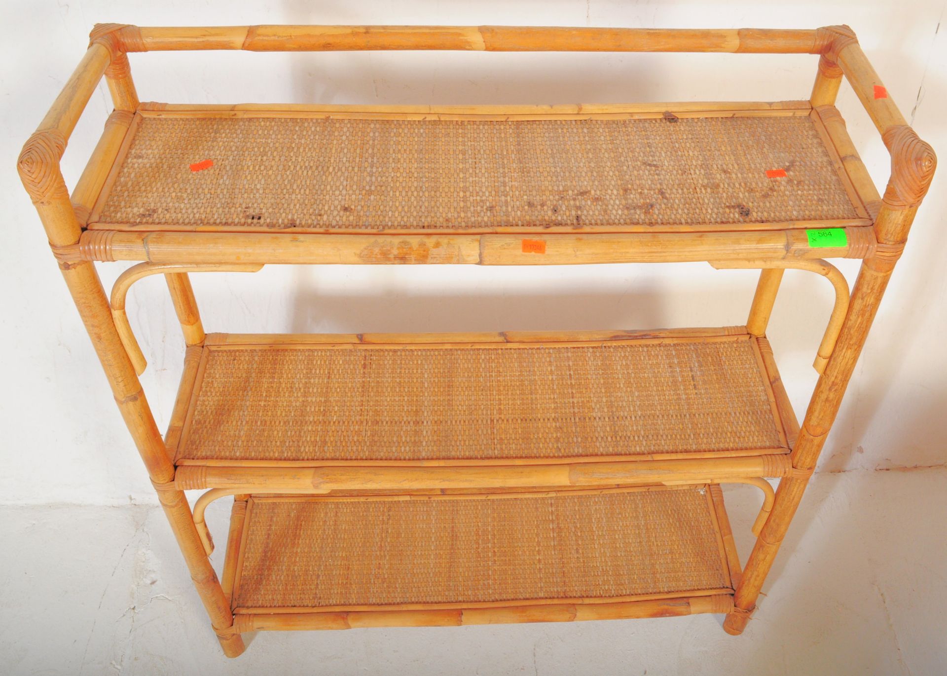 MID CENTURY 1970S BAMBOO & WICKER WHATNOT & COFFEE TABLE - Bild 3 aus 5