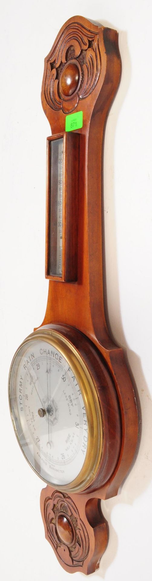 1920's OAK AND MILK GLASS FRONTED ANEROID WALL BAROMETER - Bild 2 aus 6