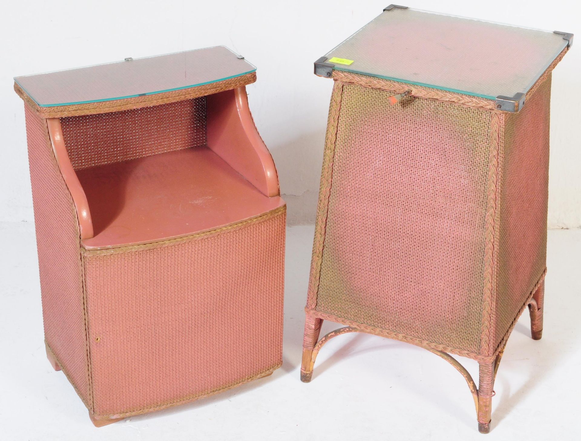 MID 20TH CENTURY RATTAN LAUNDRY BASKET AND BEDSIDE CABINET - Bild 2 aus 6