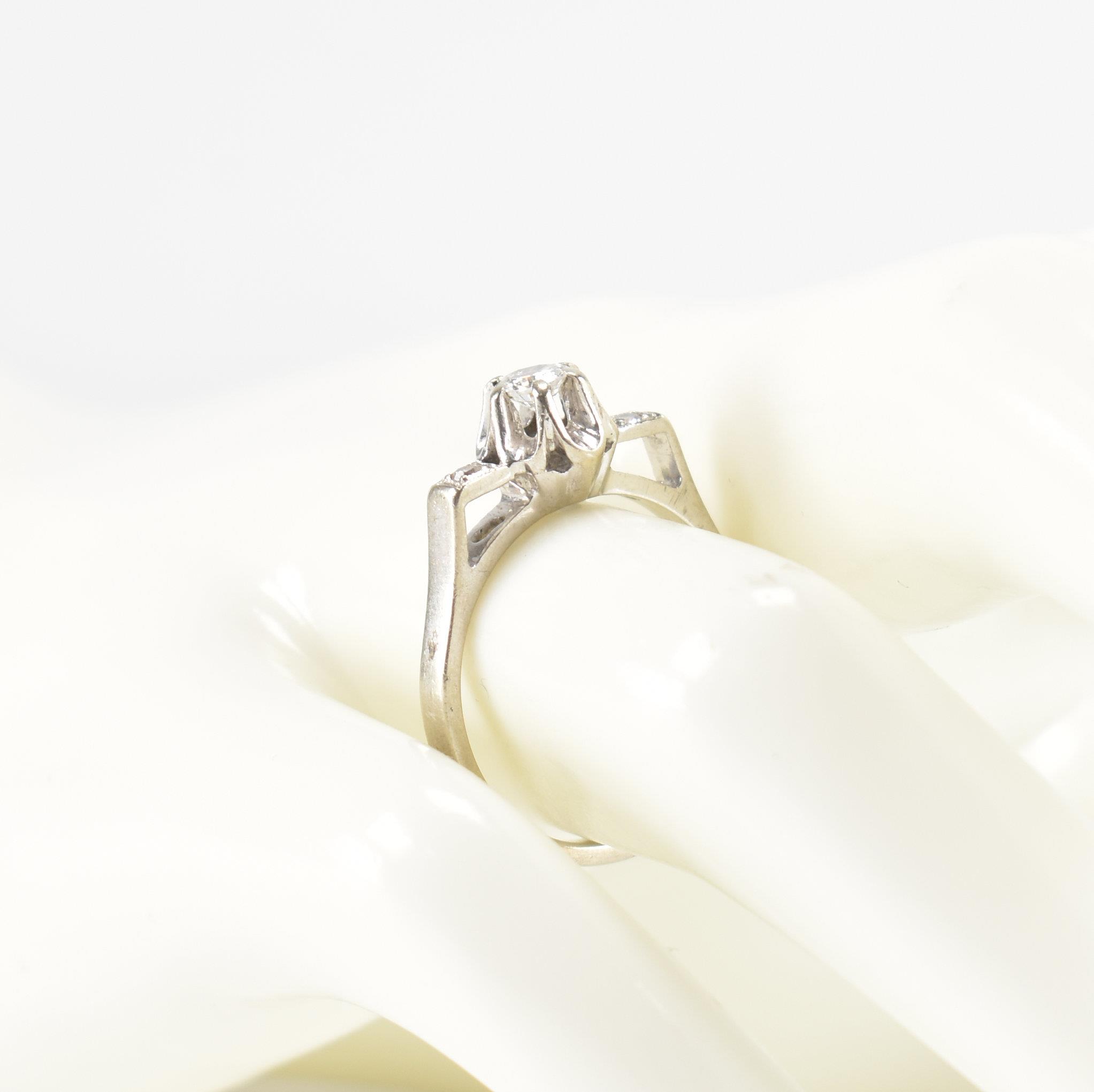 WHITE GOLD & DIAMOND ENGAGEMENT STYLE RING - Image 10 of 10