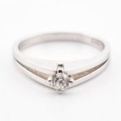 VINTAGE 14CT WHITE GOLD & DIAMOND SOLITAIRE RING