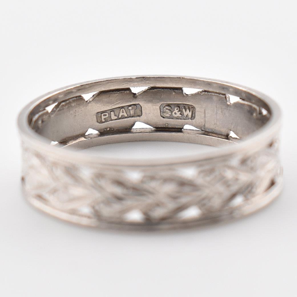 EARLY 20TH CENTURY OPENWORK HEART BAND RING - Image 3 of 7