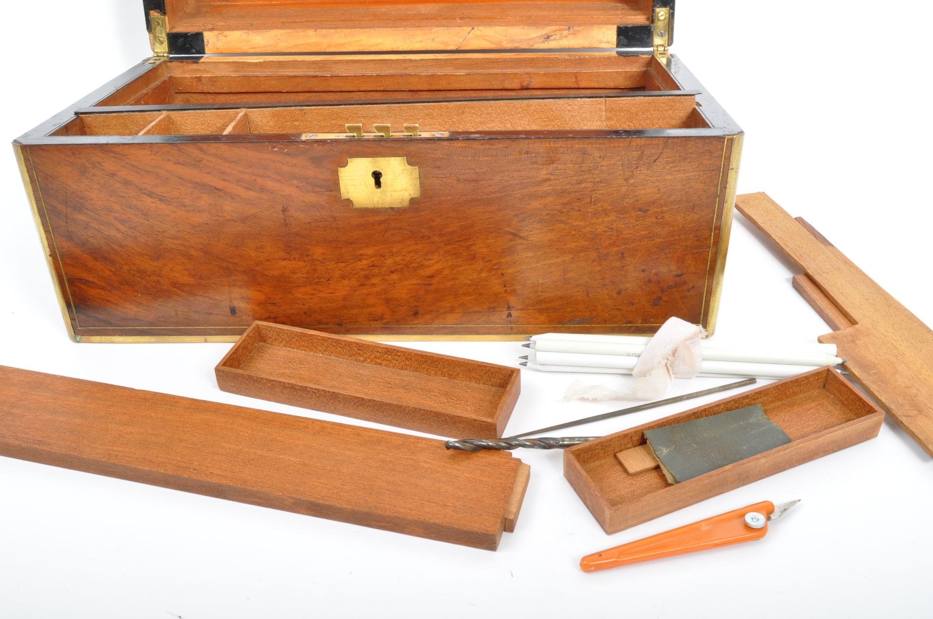 LARGE 19TH CENTURY MAHOGANY BRASS INLAID WRITING BOX - Image 3 of 5