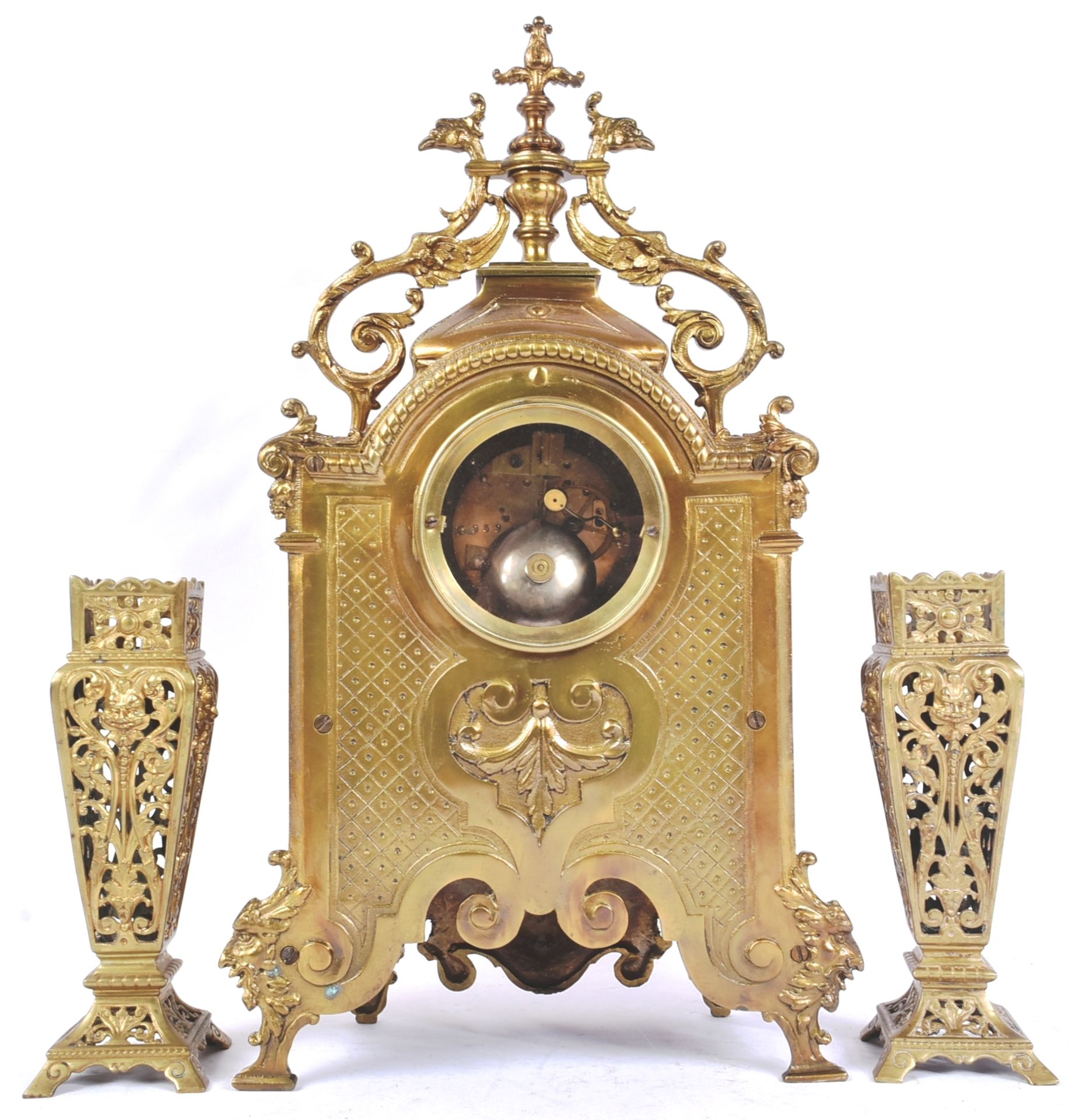 19TH CENTURY FRENCH ORMULU MANTEL CLOCK & GARNITURE SET - Bild 2 aus 6