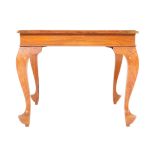 20TH CENTURY MAHOGANY & BRASS INLAID OCCASIONAL TABLE