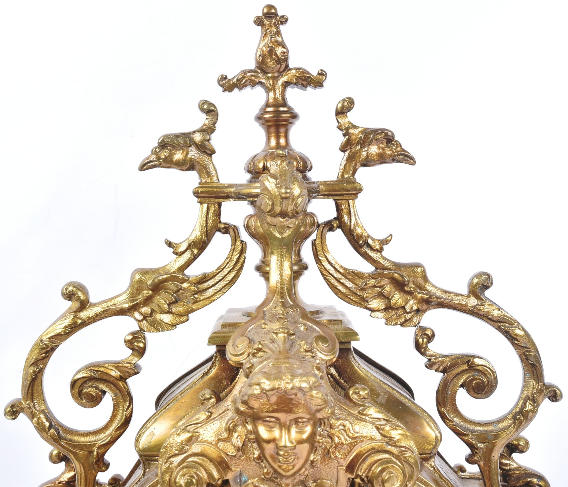 19TH CENTURY FRENCH ORMULU MANTEL CLOCK & GARNITURE SET - Image 5 of 6