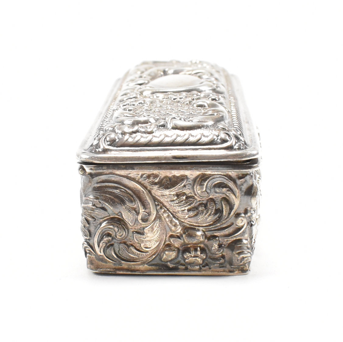 VICTORIAN HALLMARKED SILVER BOX BY WALKER & HALL - Image 4 of 9