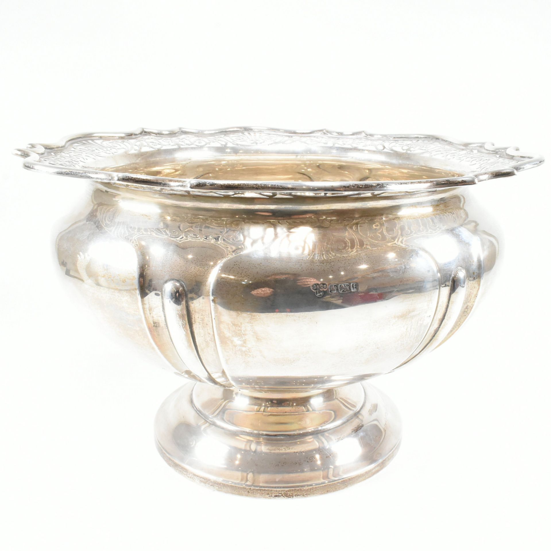 GEORGE V HALLMARKED SILVER PUNCH BOWL - Image 4 of 18