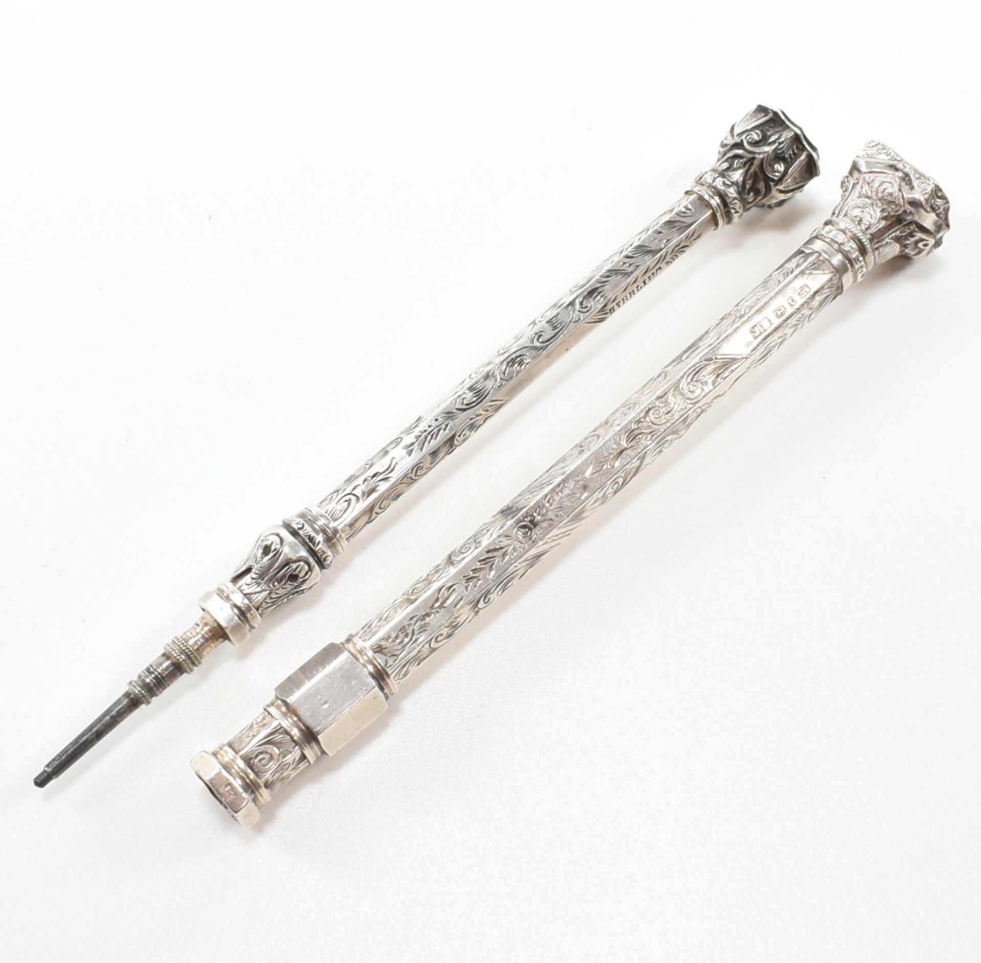 TWO SILVER PROPELLING PENCILS WITH BLOODSTONE SEALS - Bild 8 aus 10