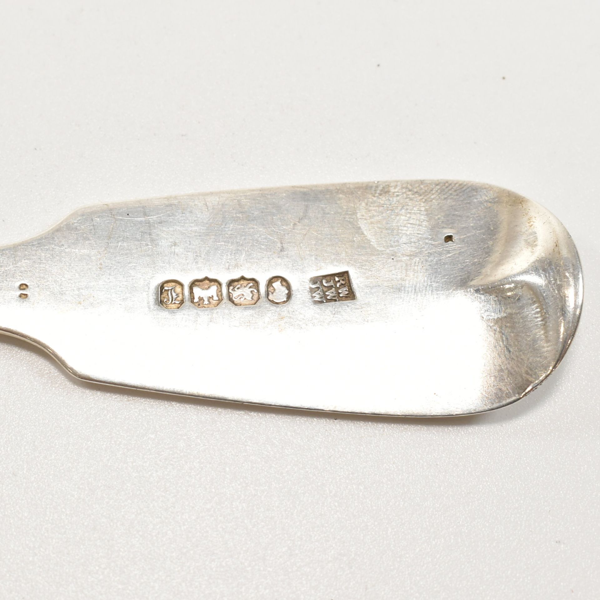 COLLECTION OF FOUR HALLMARKED SILVER SERVING SPOONS - Image 6 of 7