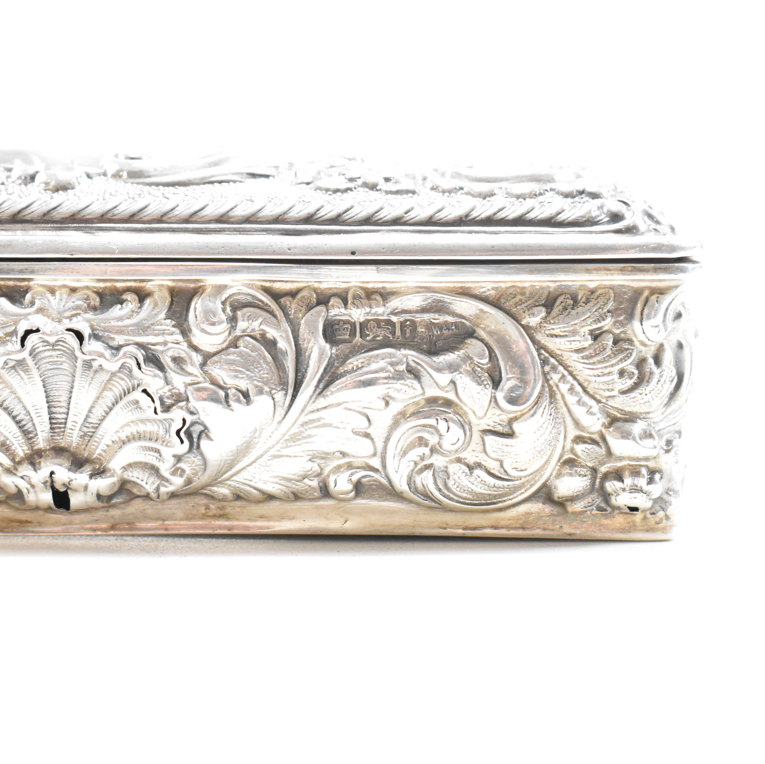 VICTORIAN HALLMARKED SILVER BOX BY WALKER & HALL - Image 9 of 9