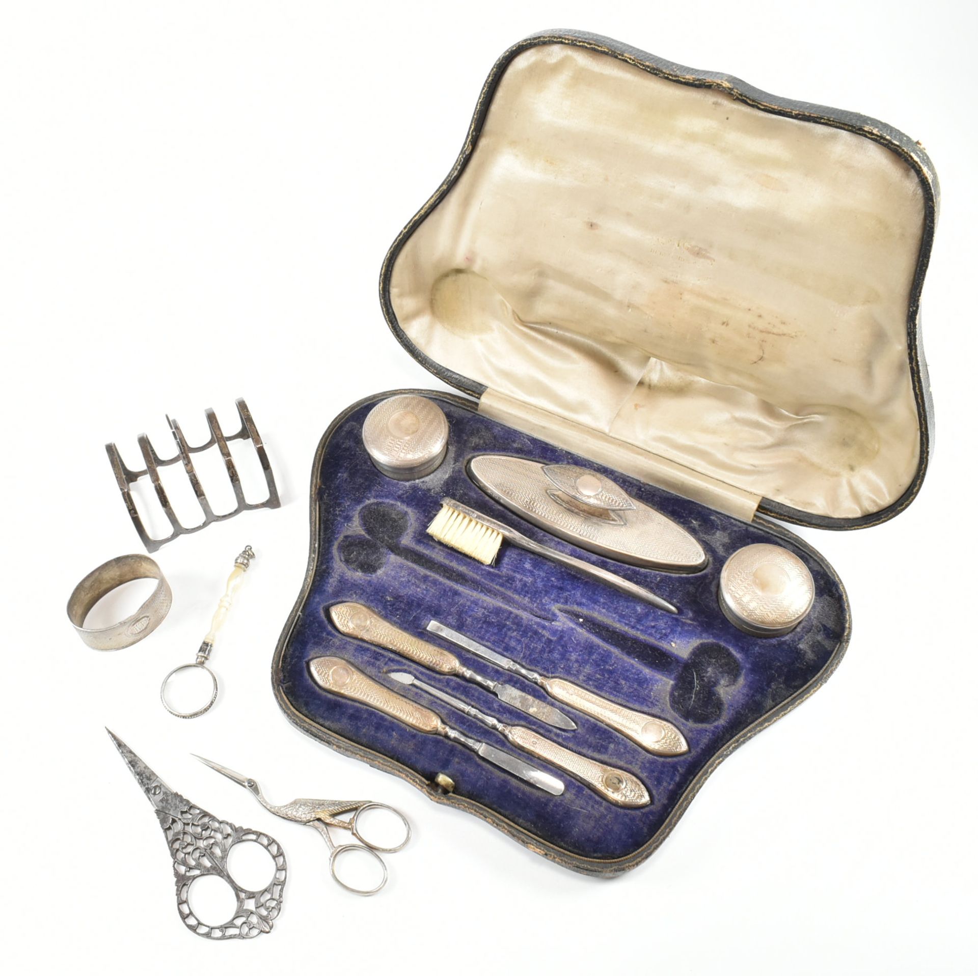 EARLY 20TH CENTURY HALLMARKED SILVER & WHITE METAL ITEMS