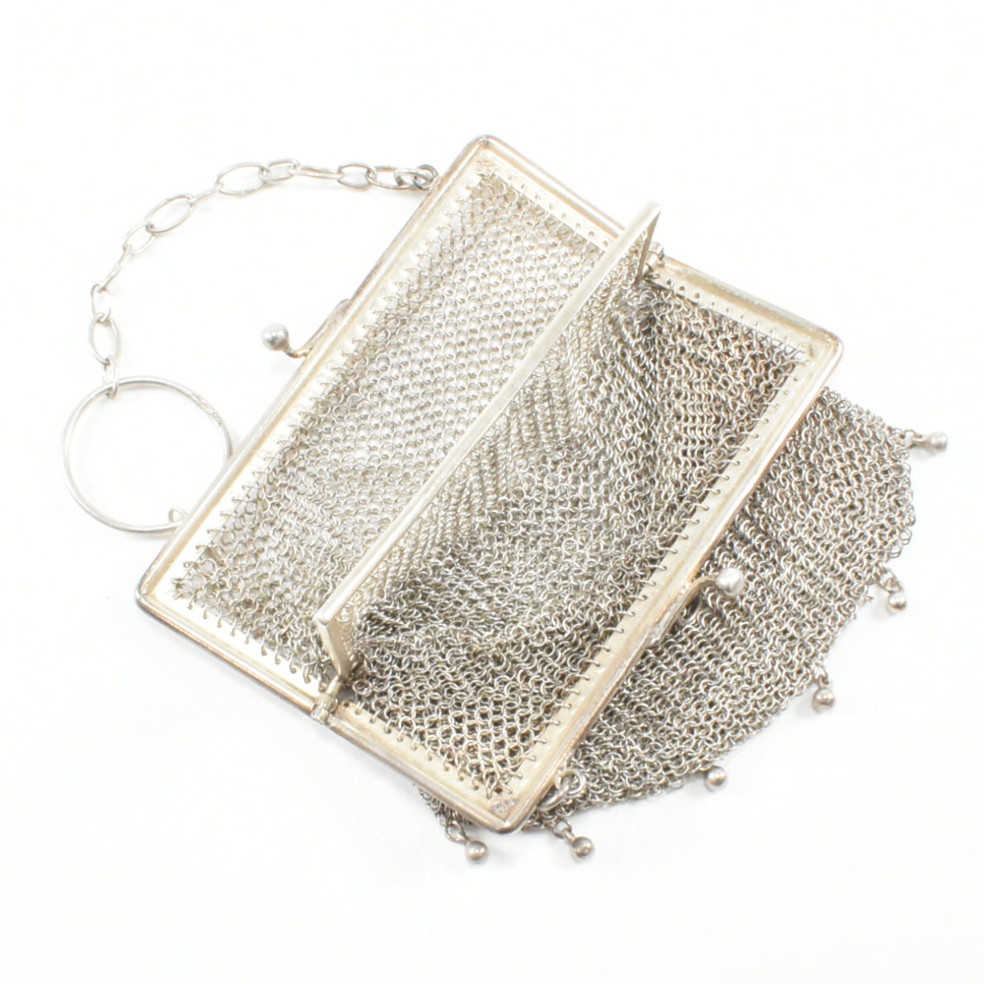 GEORGE V HALLMARKED SILVER MESH PURSE - Image 4 of 10