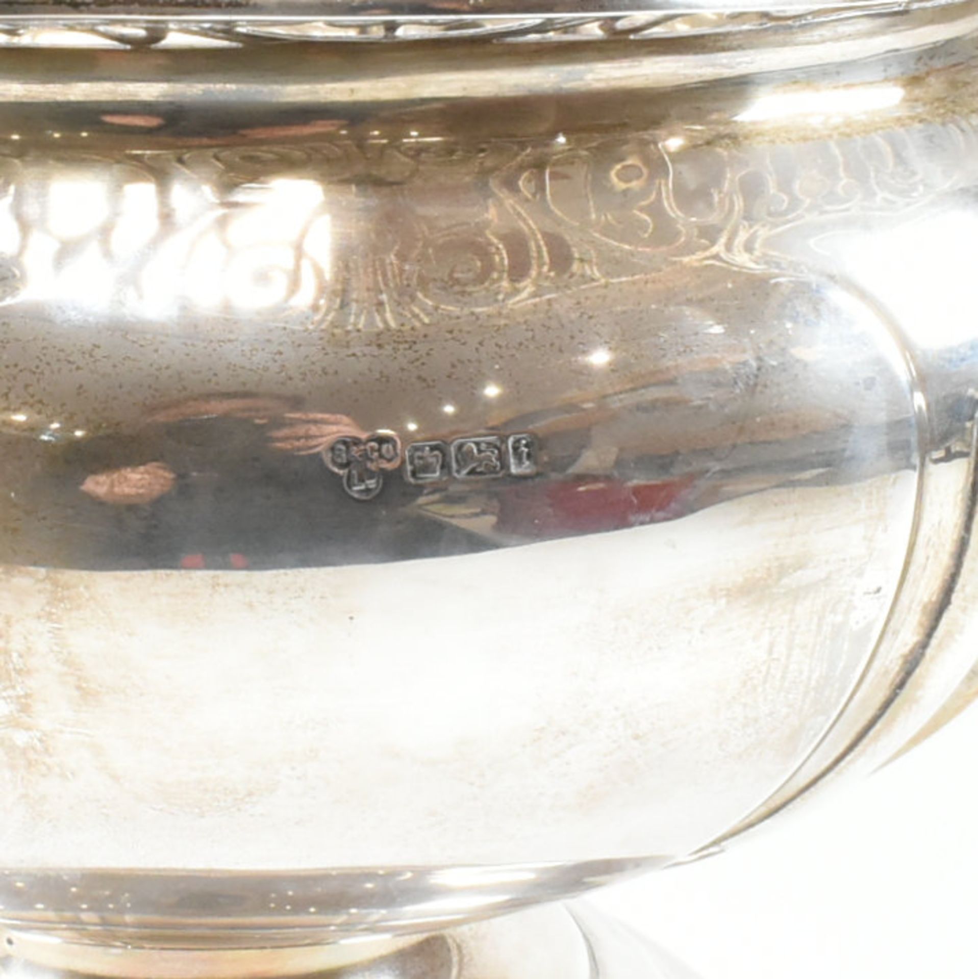 GEORGE V HALLMARKED SILVER PUNCH BOWL - Image 5 of 18