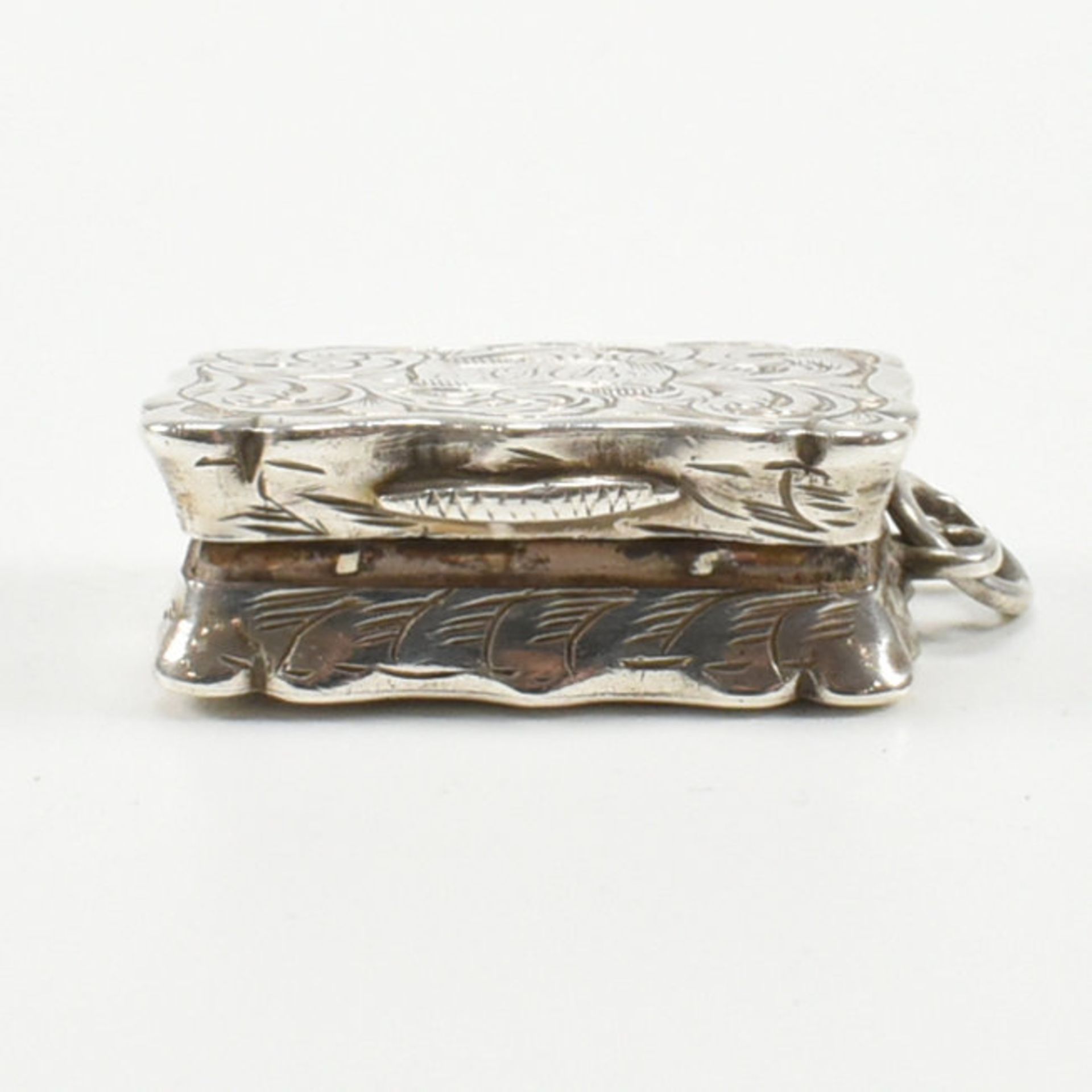 VICTORIAN HALLMARKED SILVER VINAIGRETTE - Image 11 of 16