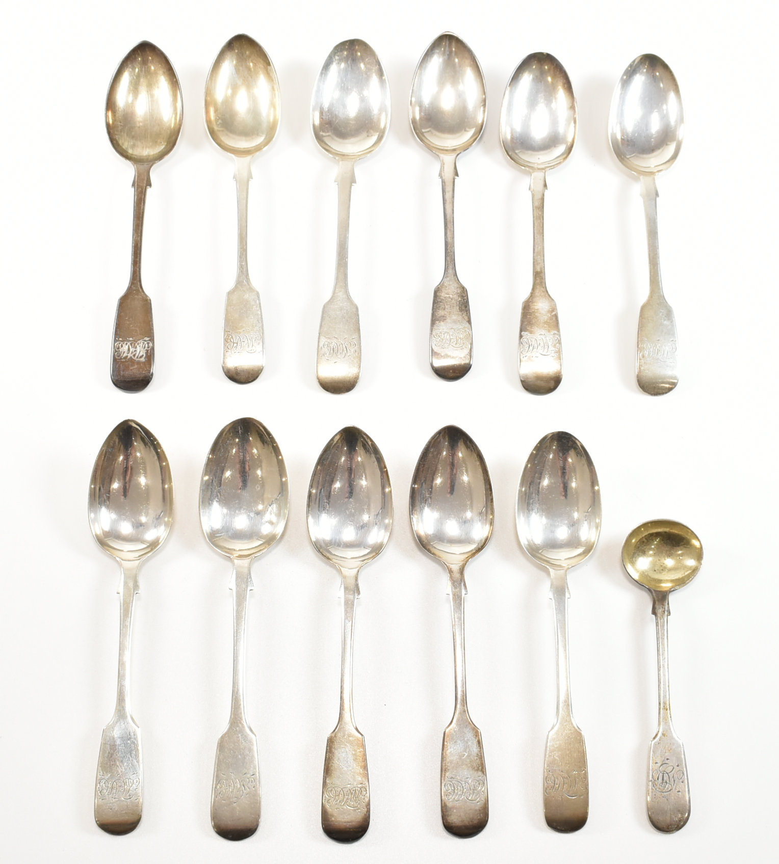 COLLECTION OF 12 VICTORIAN HALLMARKED SILVER TEA SPOONS