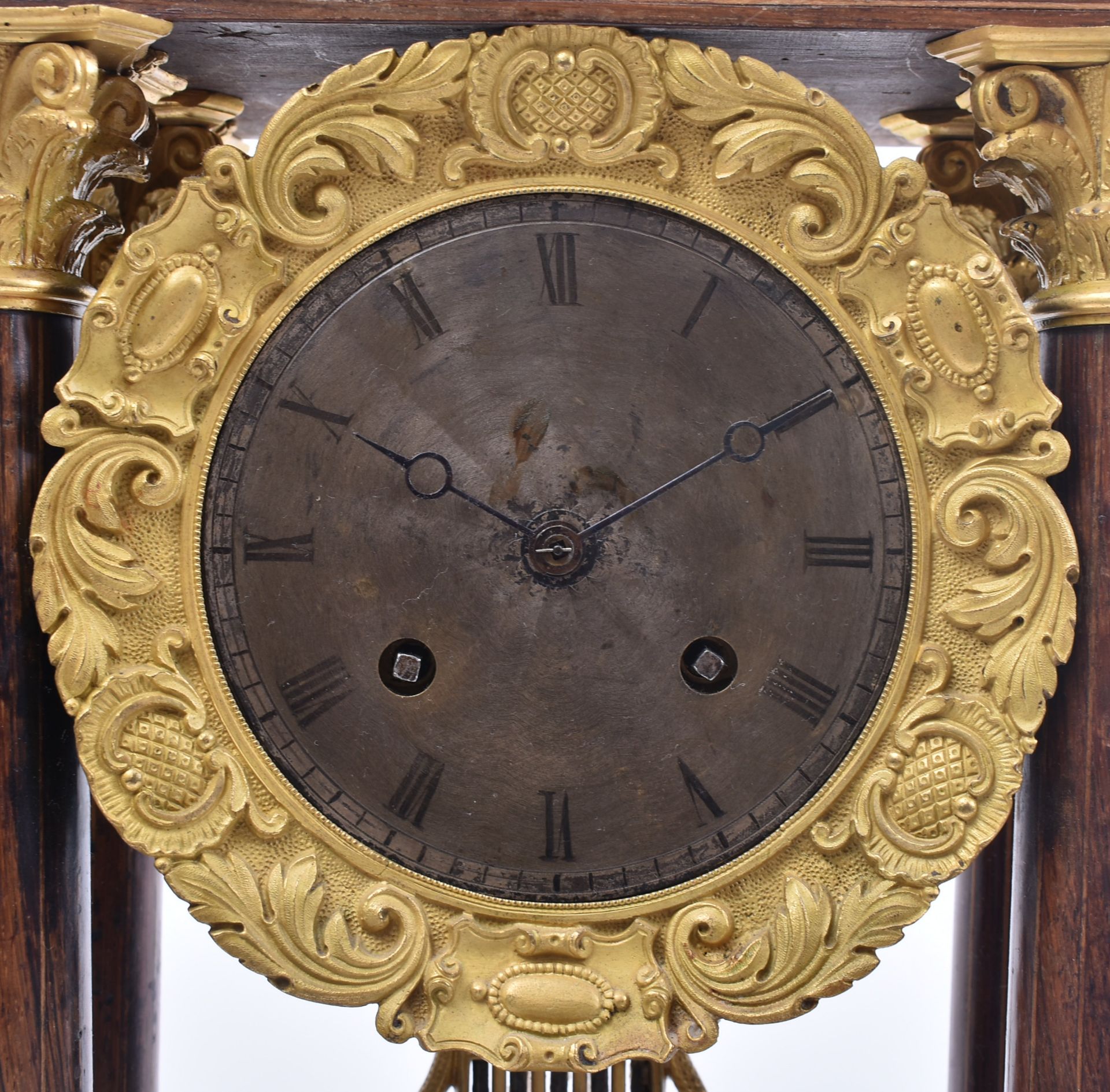 19TH CENTURY FRENCH ROSEWOOD & MARQUETRY PORTICO CLOCK - Image 3 of 11