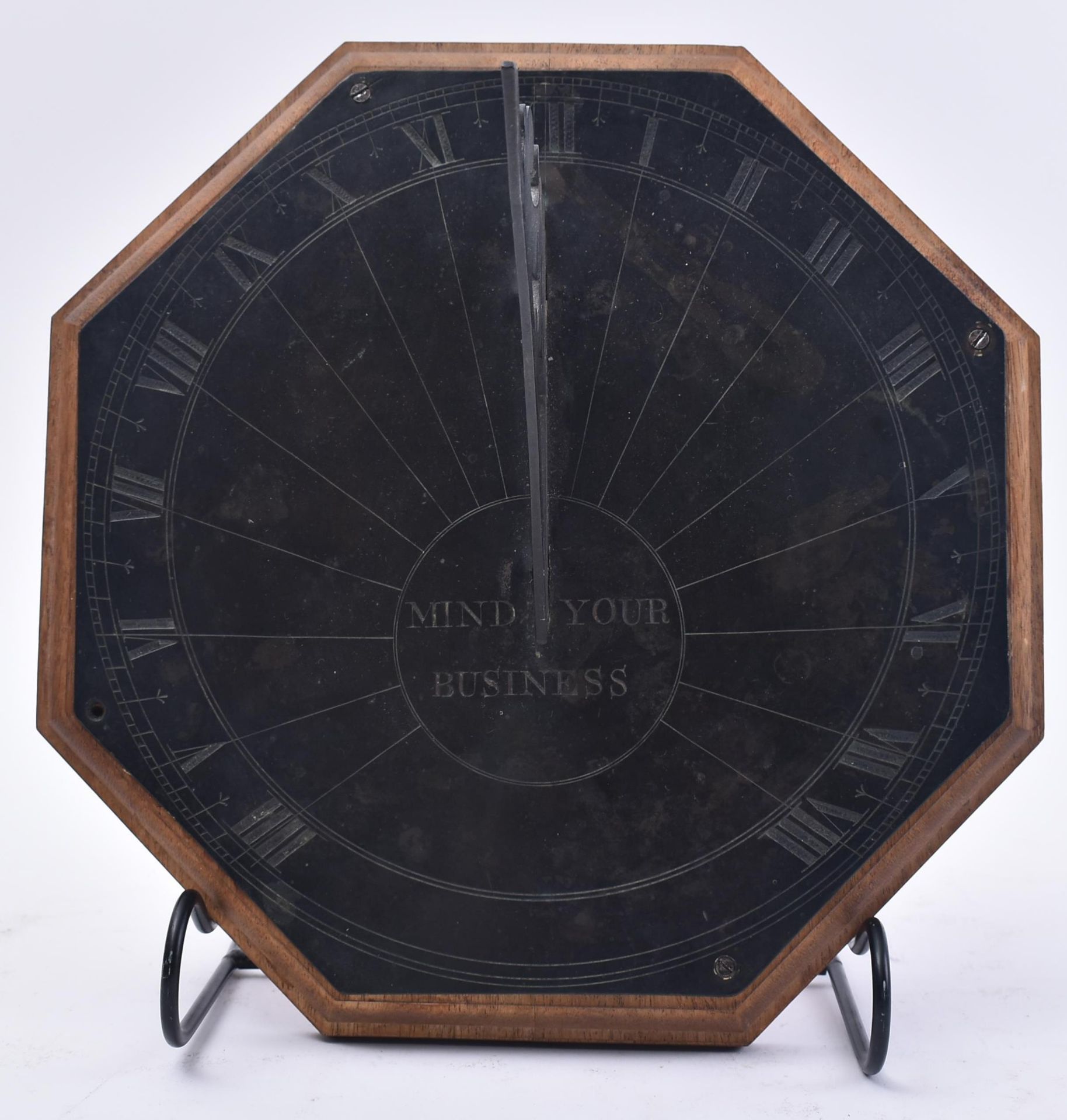 18TH CENTURY AMERICAN BRONZE SUNDIAL - " MIND YOUR BUSINESS " - Image 3 of 4