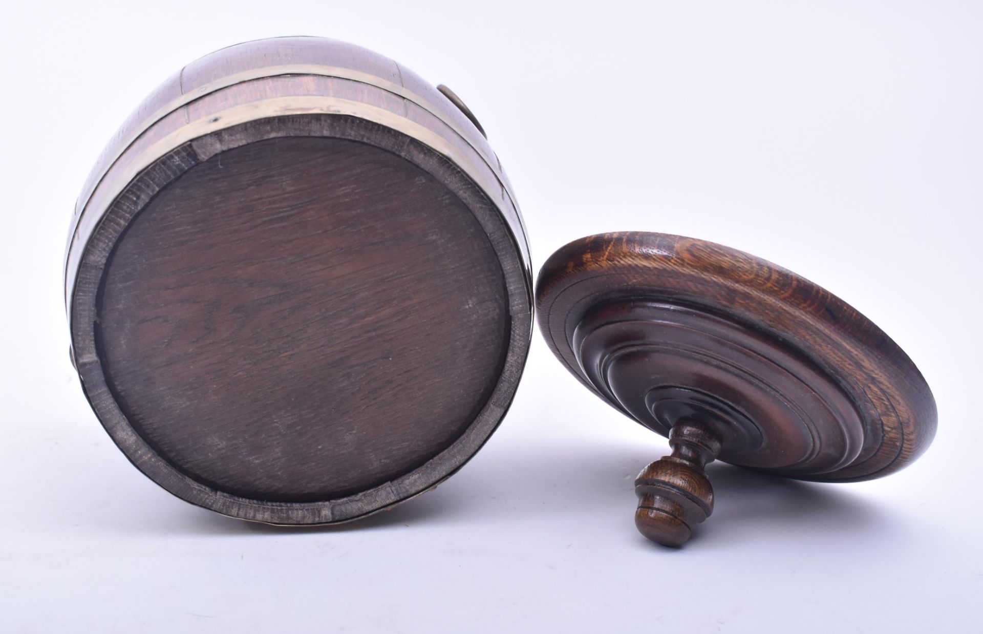 LATE VICTORIAN OAK & BRASS BOUND LIDDED NAVAL RUM BARREL - Image 6 of 6