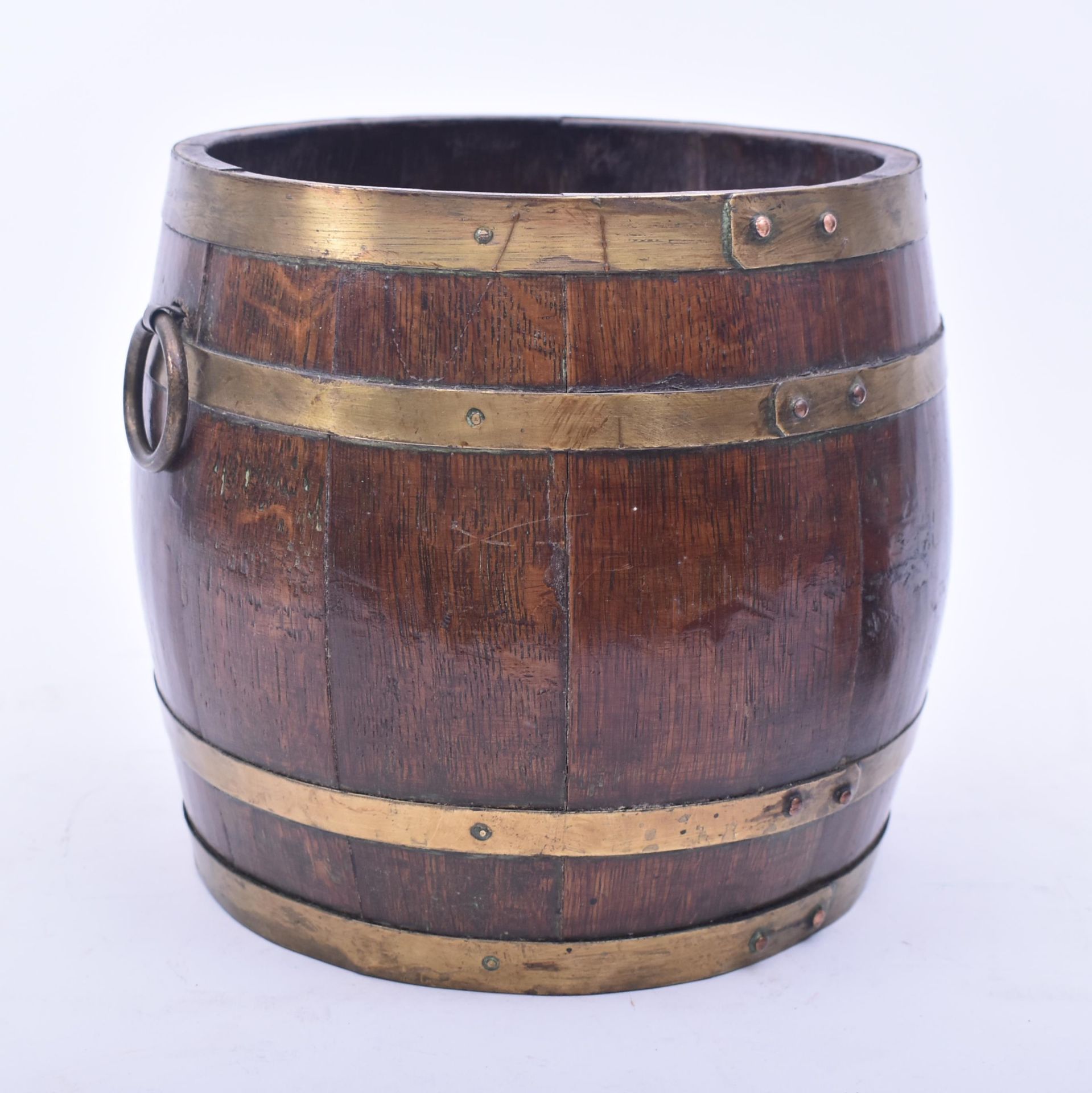 LATE VICTORIAN OAK & BRASS BOUND LIDDED NAVAL RUM BARREL - Image 5 of 6