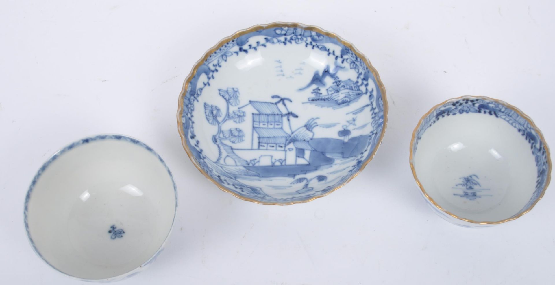 THREE 19TH CENTURY CHINESE BLUE & WHITE PORCELAIN BOWLS - Image 2 of 7