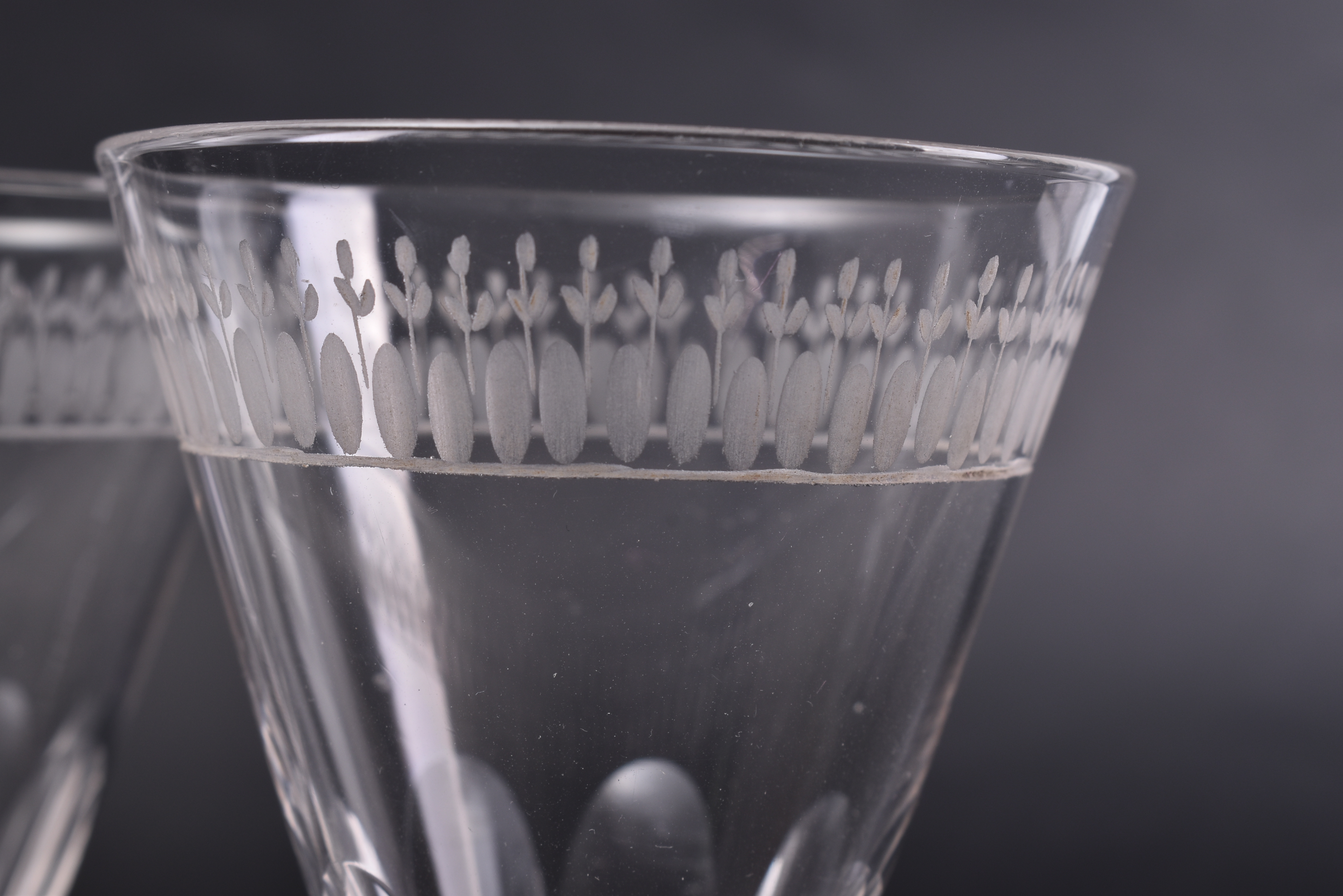 SET OF 8 18TH CENTURY GEORGE III FACET CUT STEM WINE GLASSES - Image 3 of 6