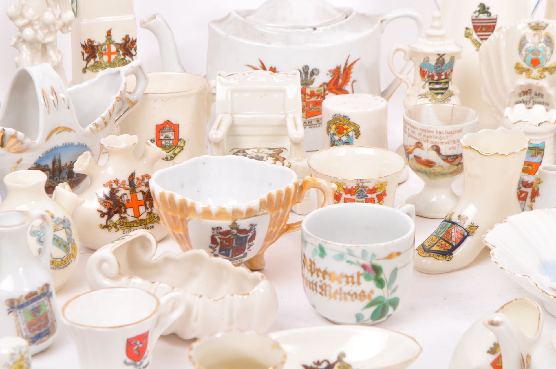 COLLECTION OF BONE CHINA SOUVENIR CRESTED GOSS WARE - Image 3 of 8