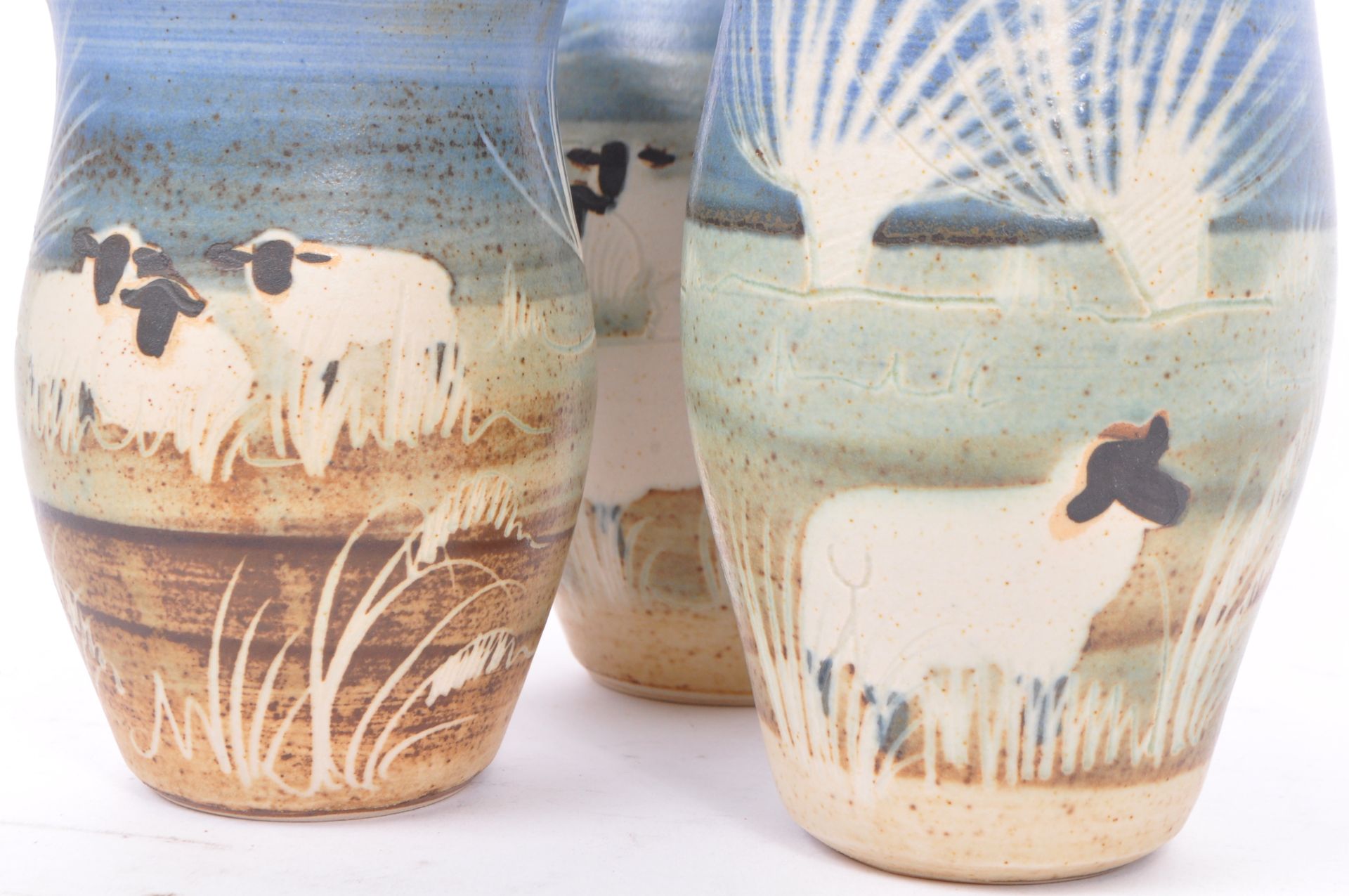 MARY KEMBERY - COLLECTION OF STUDIO POTTERY COUNTRYWARE - Image 5 of 7