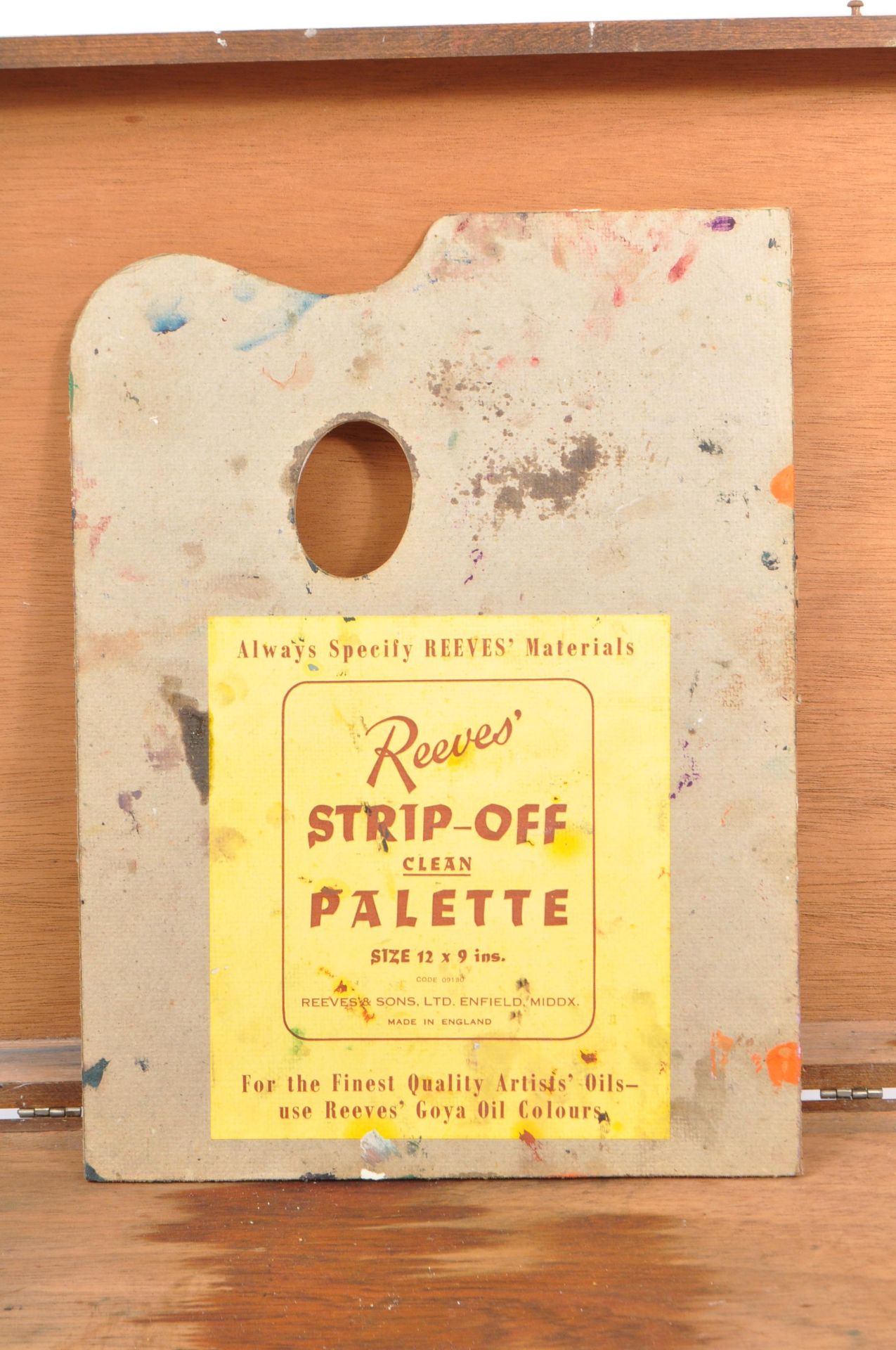 MID 20TH CENTURY ARTIST'S PAINTING PALETTE IN CARRY CASE - Image 2 of 5