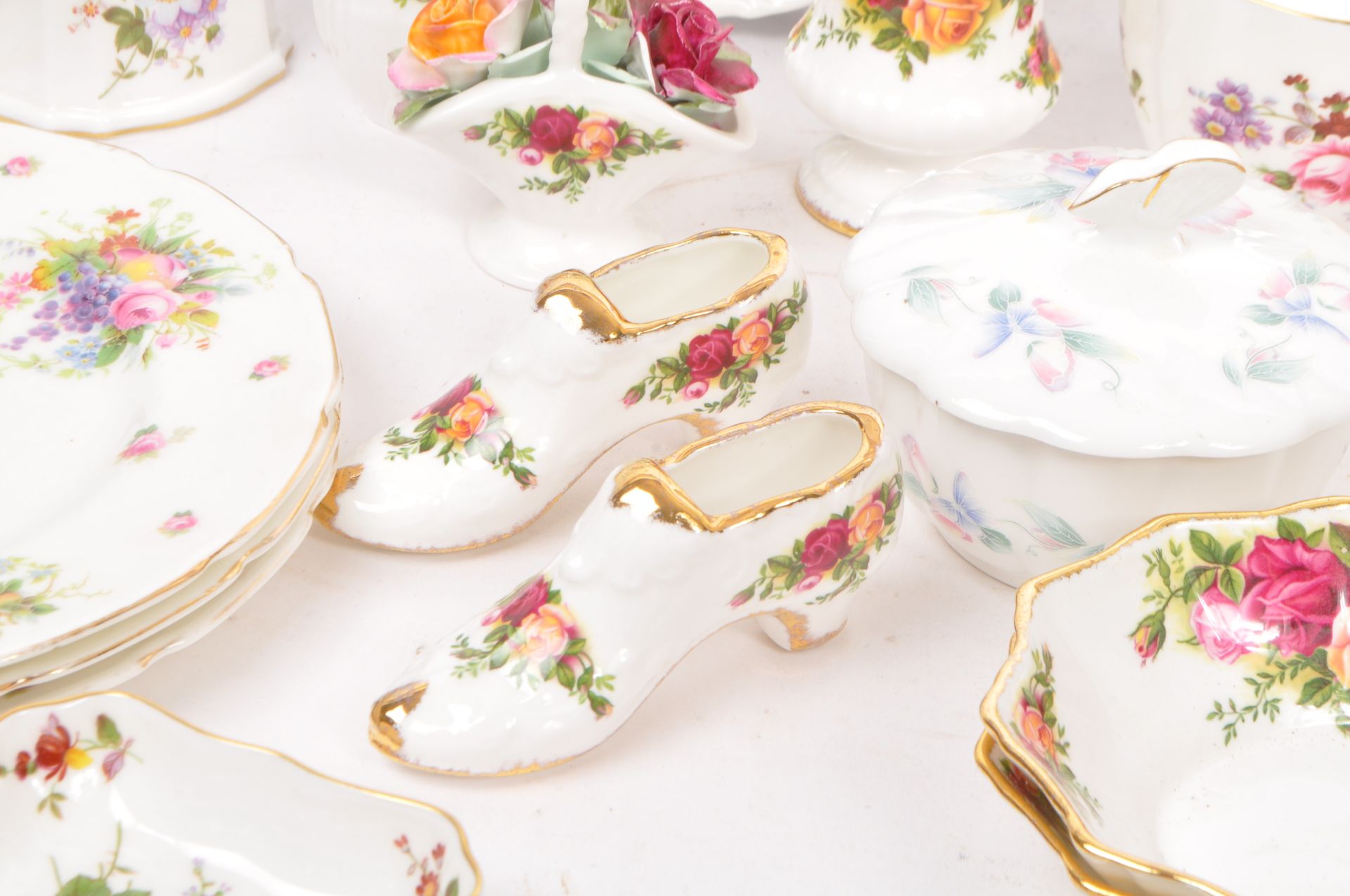 COLLECTION OF ROYAL ALBERT / AYNSLEY / CROWN DERBY CHINA - Image 4 of 12