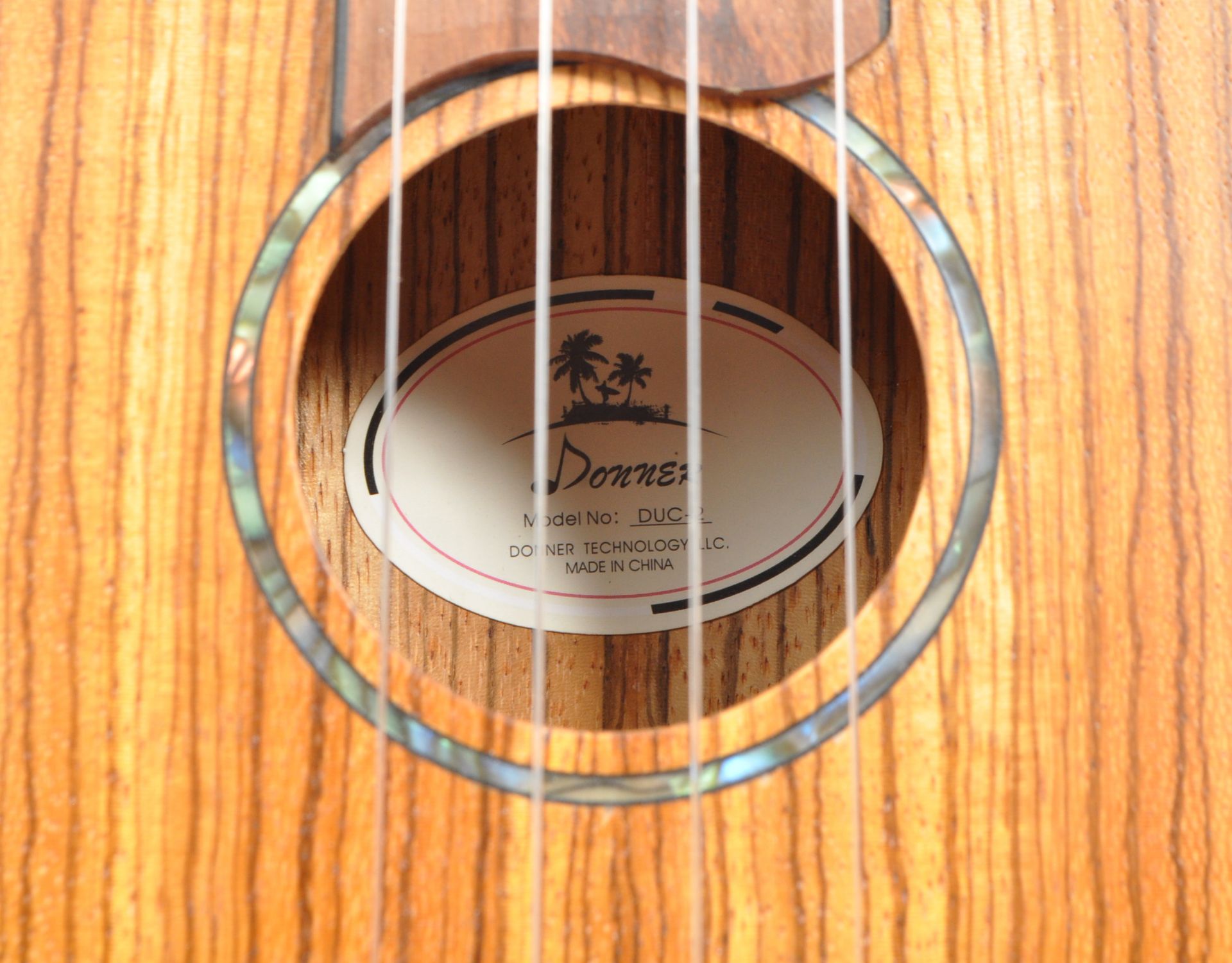 20TH CENTURY DONNER UKULELE WITH TUNER AND CASED - Image 5 of 7
