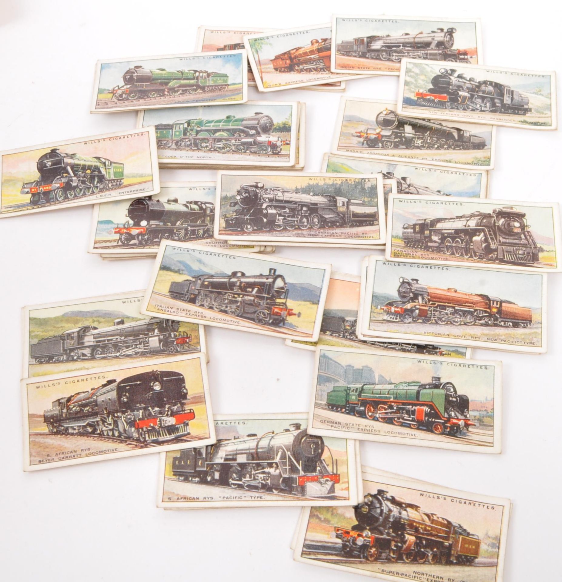 LARGE COLLECTION OF 20TH CENTURY CIGARETTE CARDS - Image 5 of 8