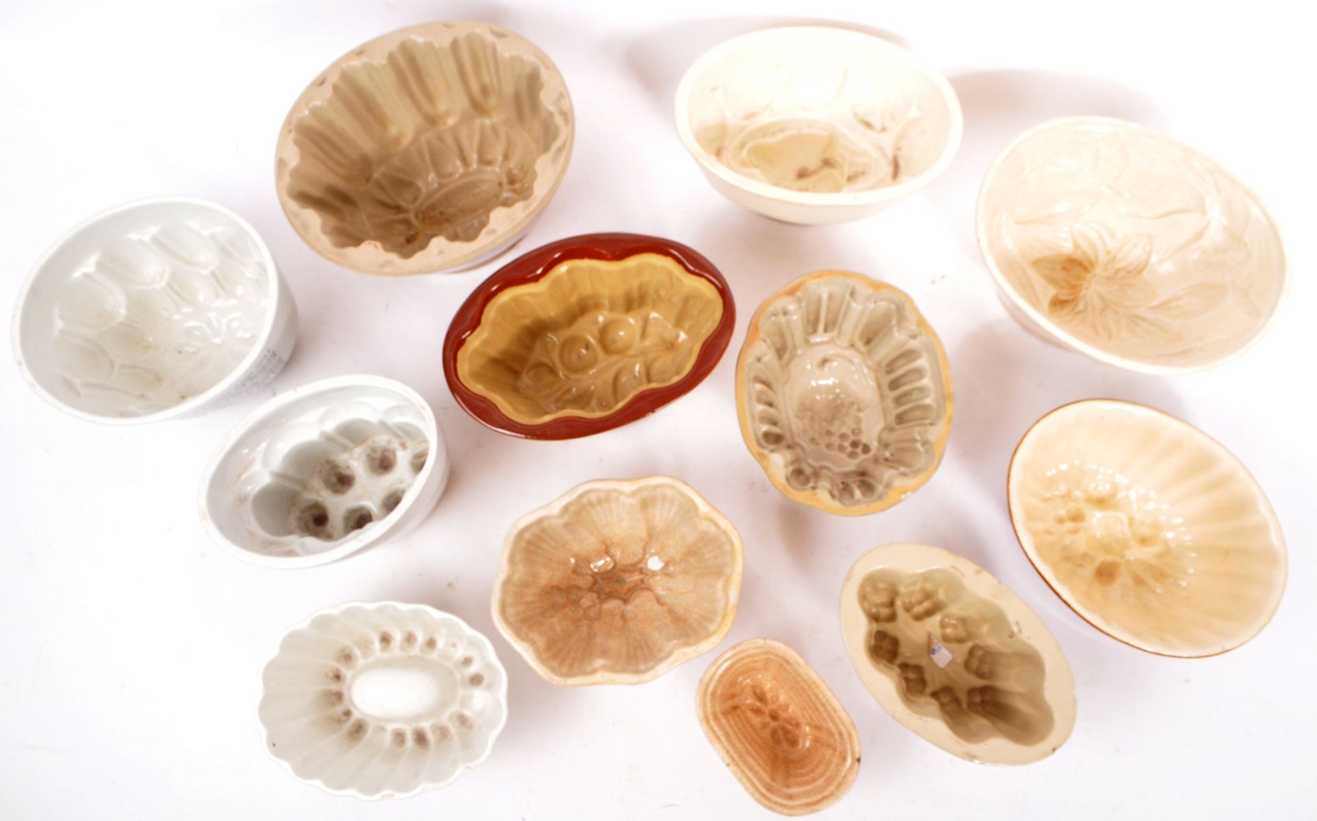 COLLECTION OF ASSORTED 19TH CENTURY & LATER GLAZED JELLY MOULDS - Image 2 of 5