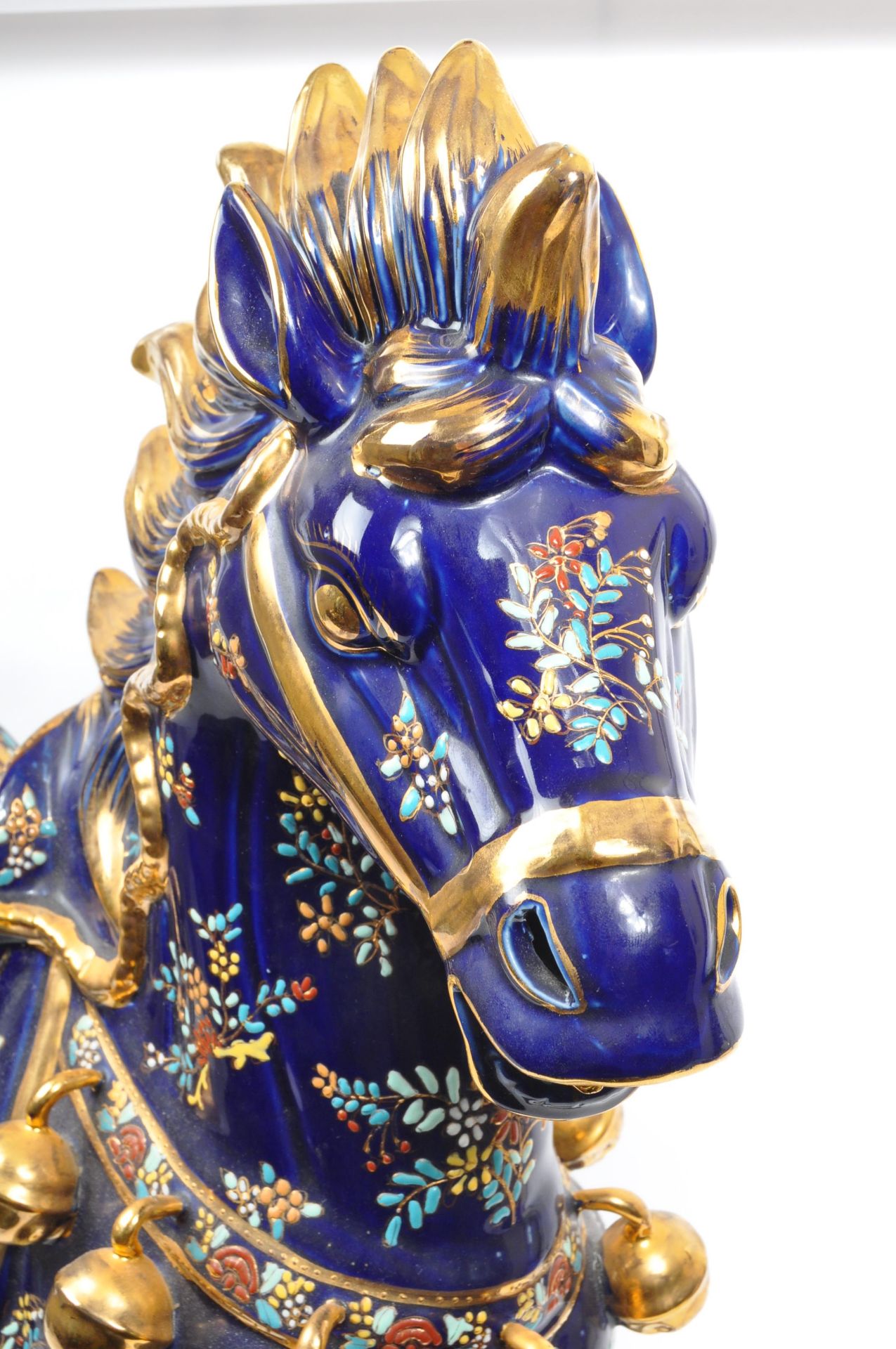 LARGE COBALT & GILT INDIAN ASIAN CERAMIC HORSE - Image 10 of 11