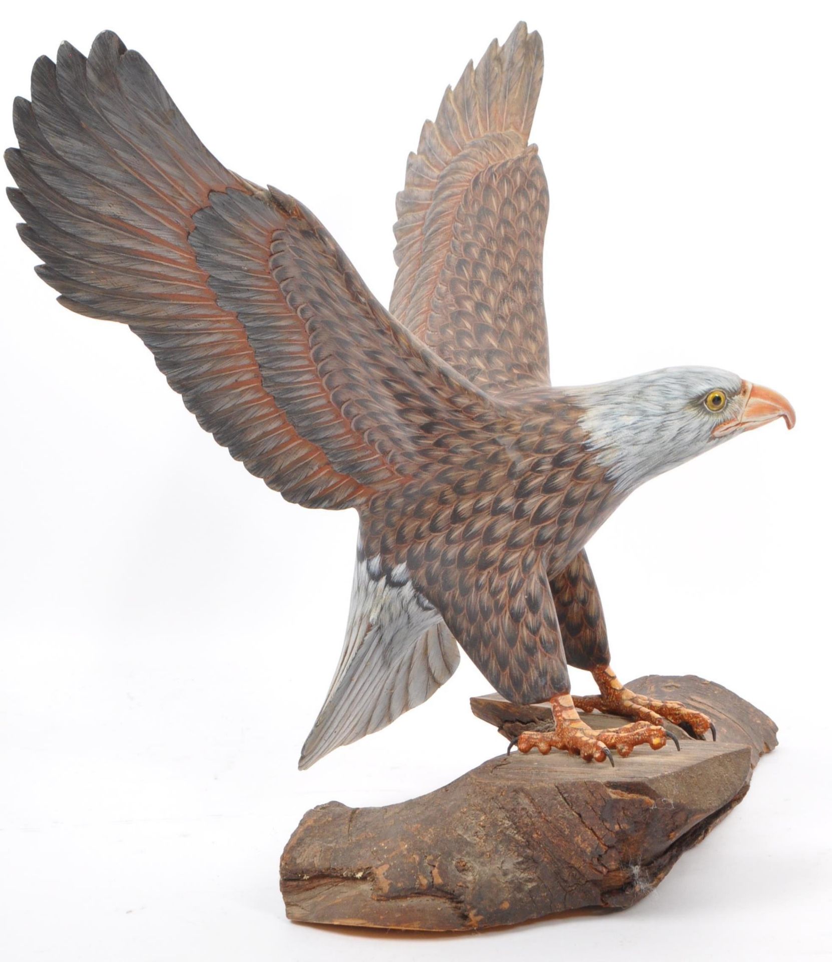 VINTAGE 20TH CENTURY CARVED WOOD EAGLE SCULPTURE - Image 4 of 5