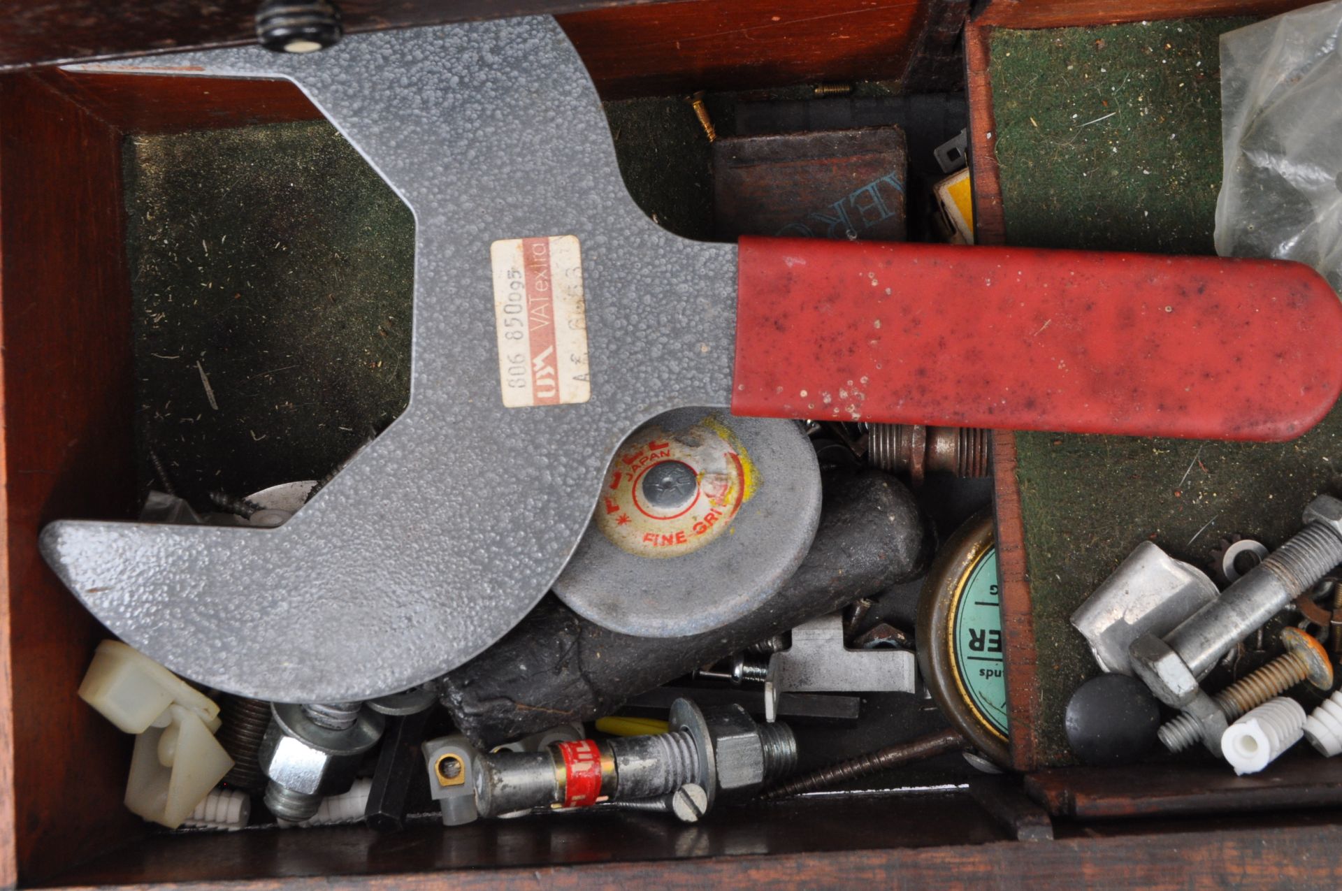 WORLD WAR 2 RAF MAHOGANY FOUR TIER TOOL BOX - Image 5 of 8