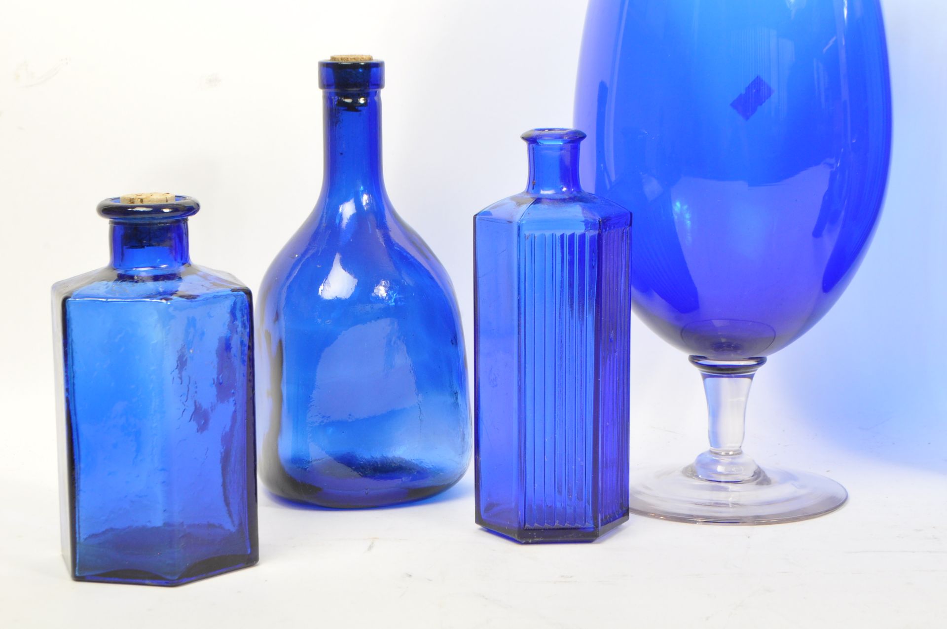 QUANTITY OF BLUE GLASS BOTTLES DECANTER & VASES - Image 3 of 6