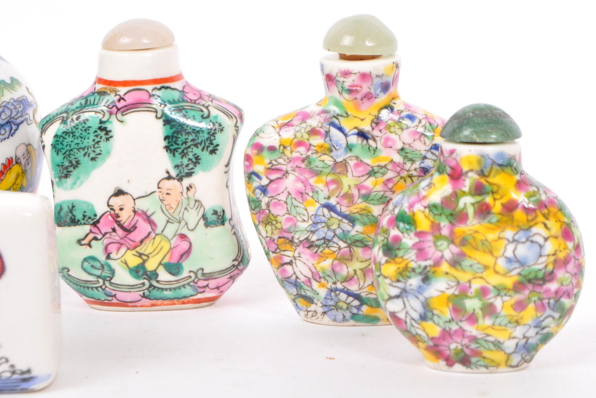 COLLECTION OF CHINESE PORCELAIN & ENAMEL SCENT BOTTLES - Image 2 of 9